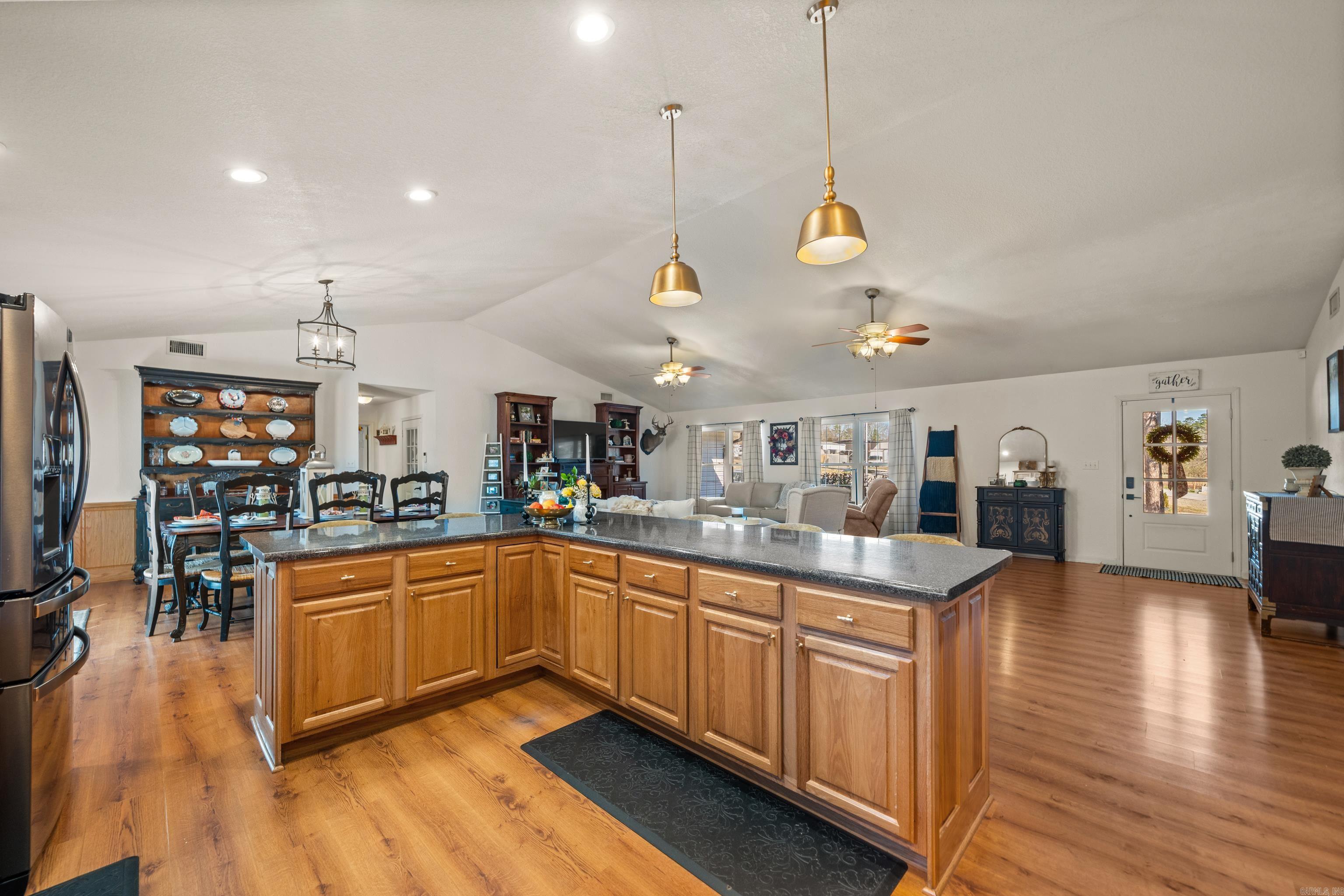 COMPADRE ESTATES - Residential