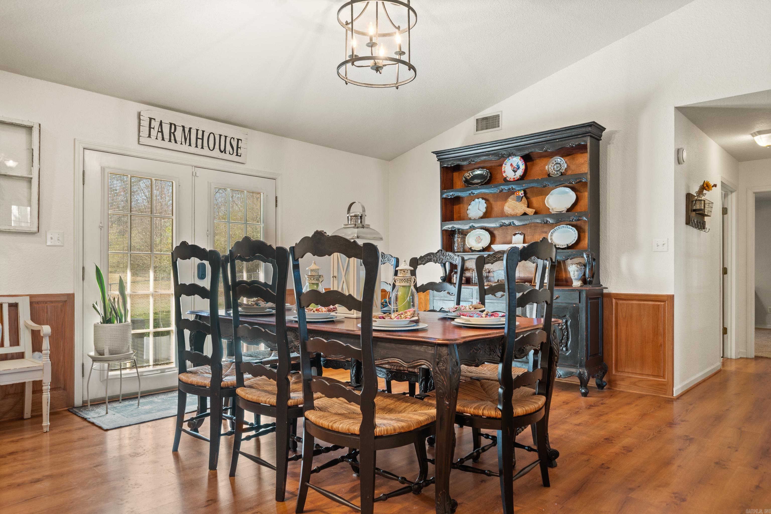 COMPADRE ESTATES - Residential