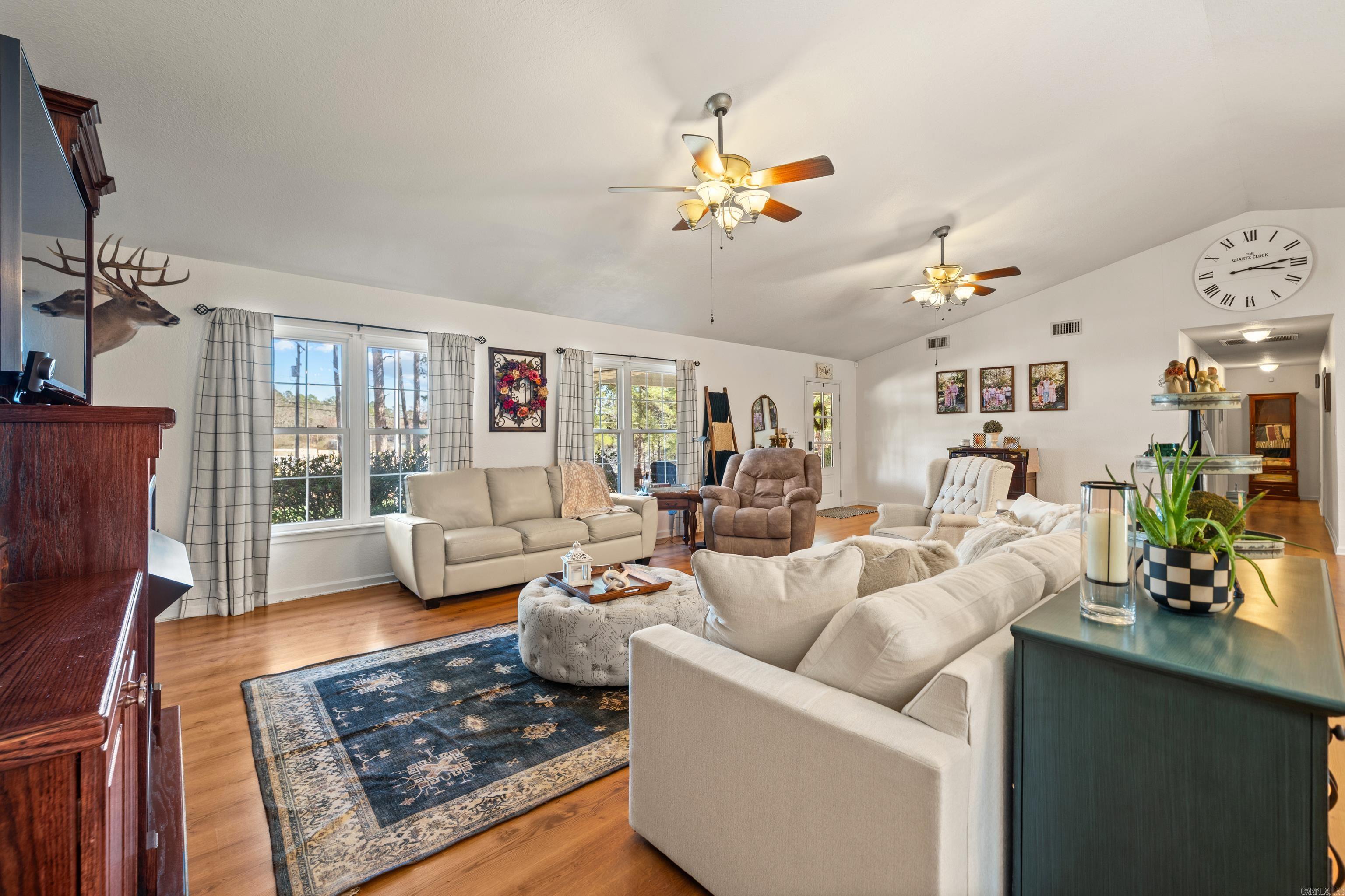 COMPADRE ESTATES - Residential