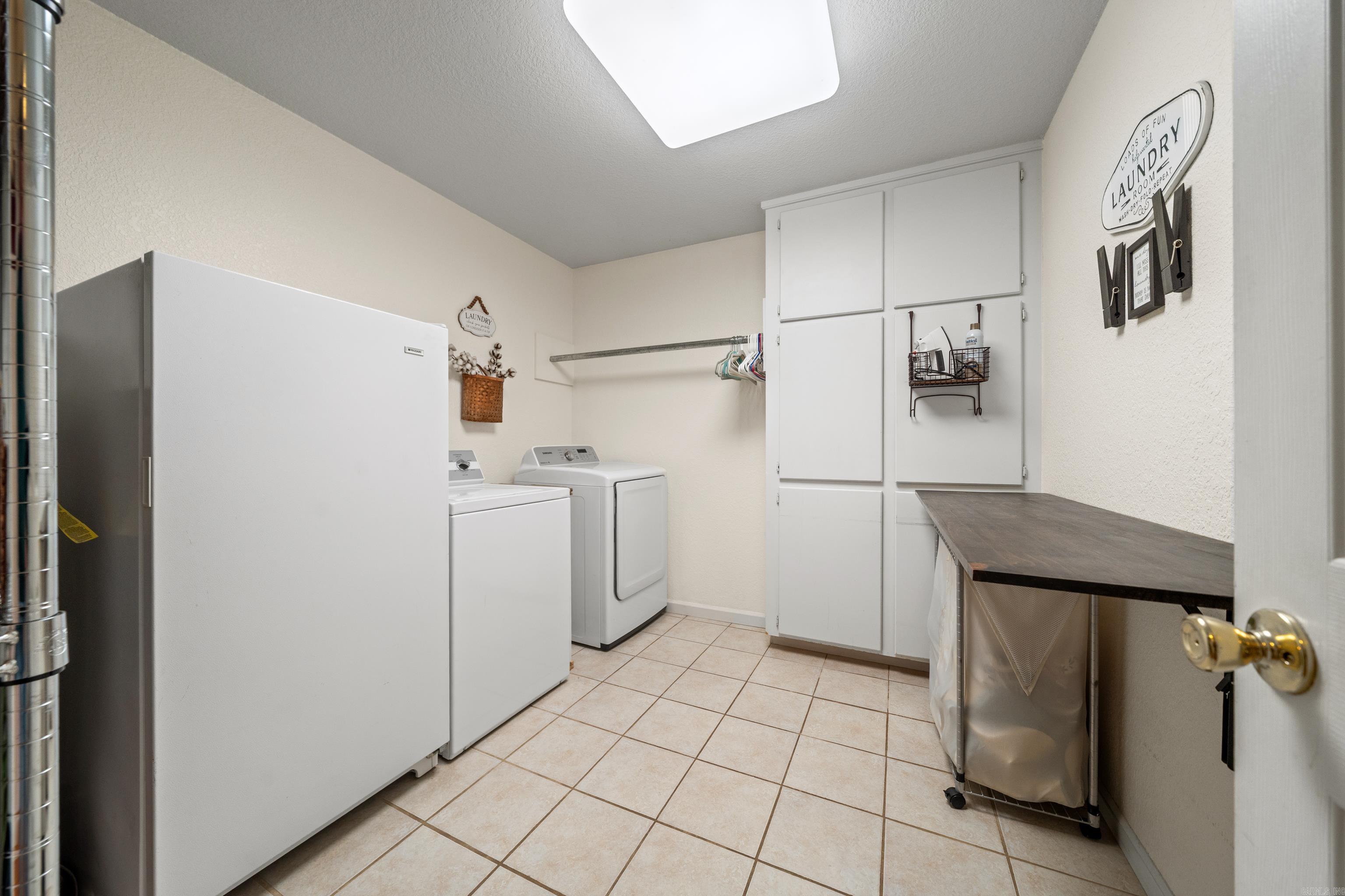 COMPADRE ESTATES - Residential