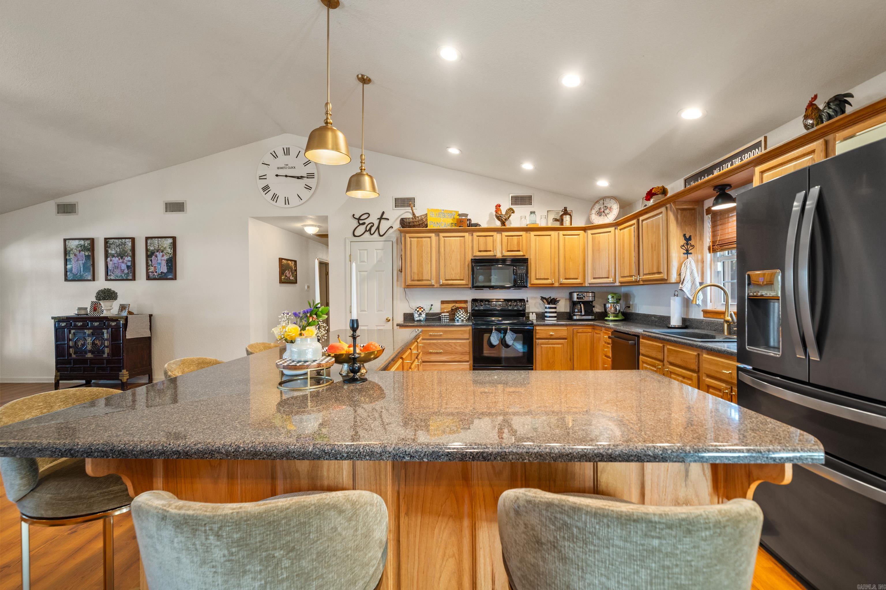 COMPADRE ESTATES - Residential