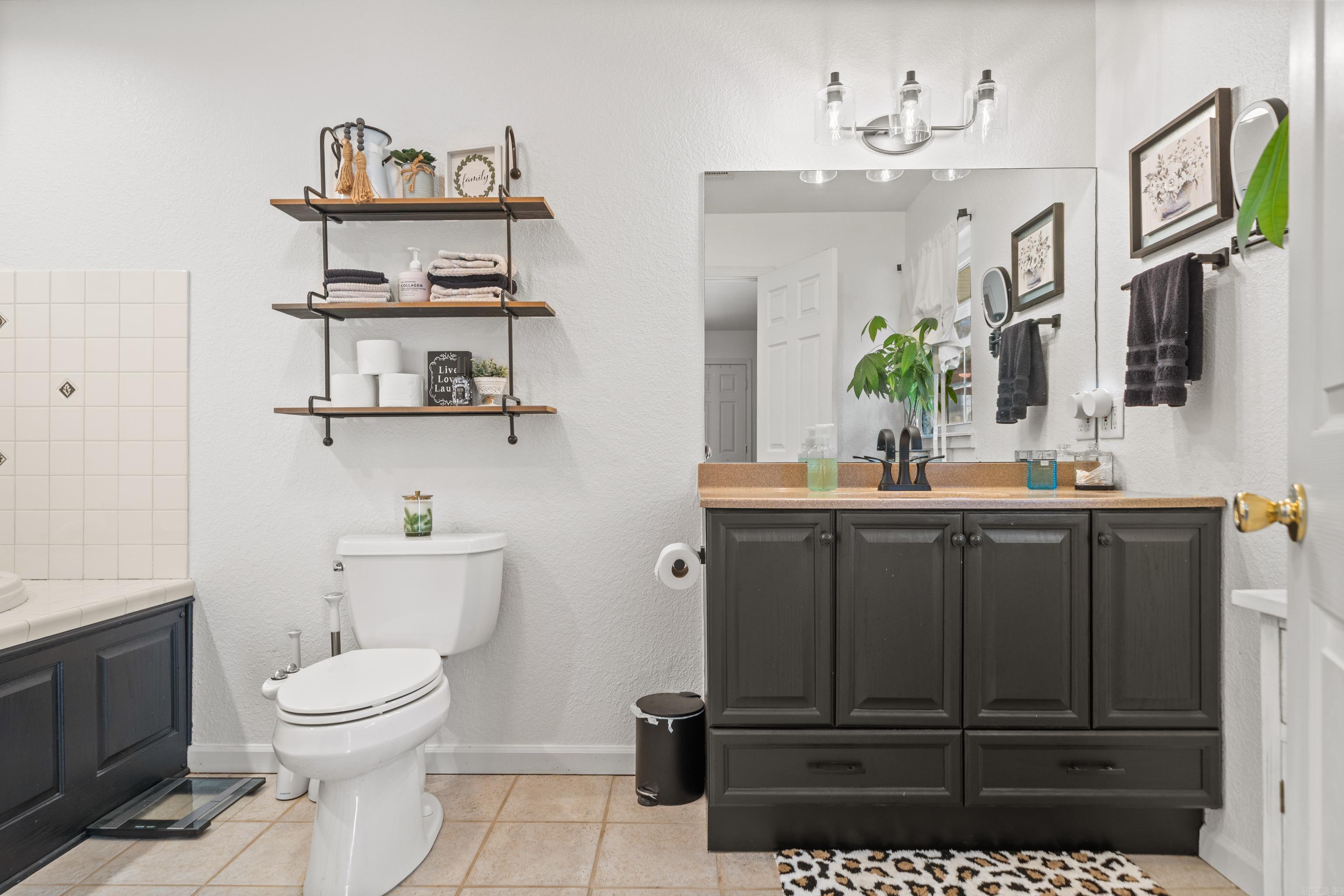 COMPADRE ESTATES - Residential