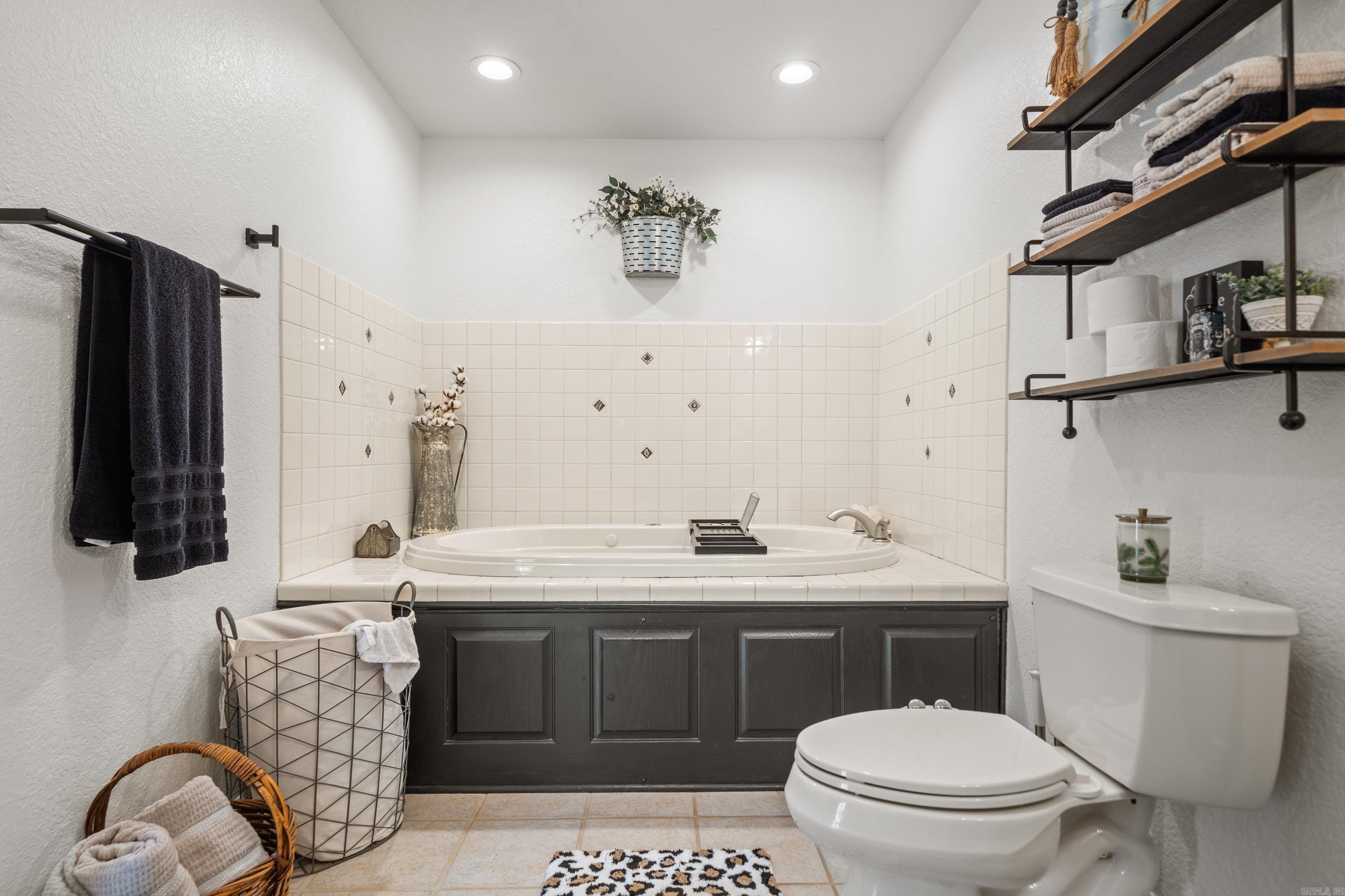 COMPADRE ESTATES - Residential