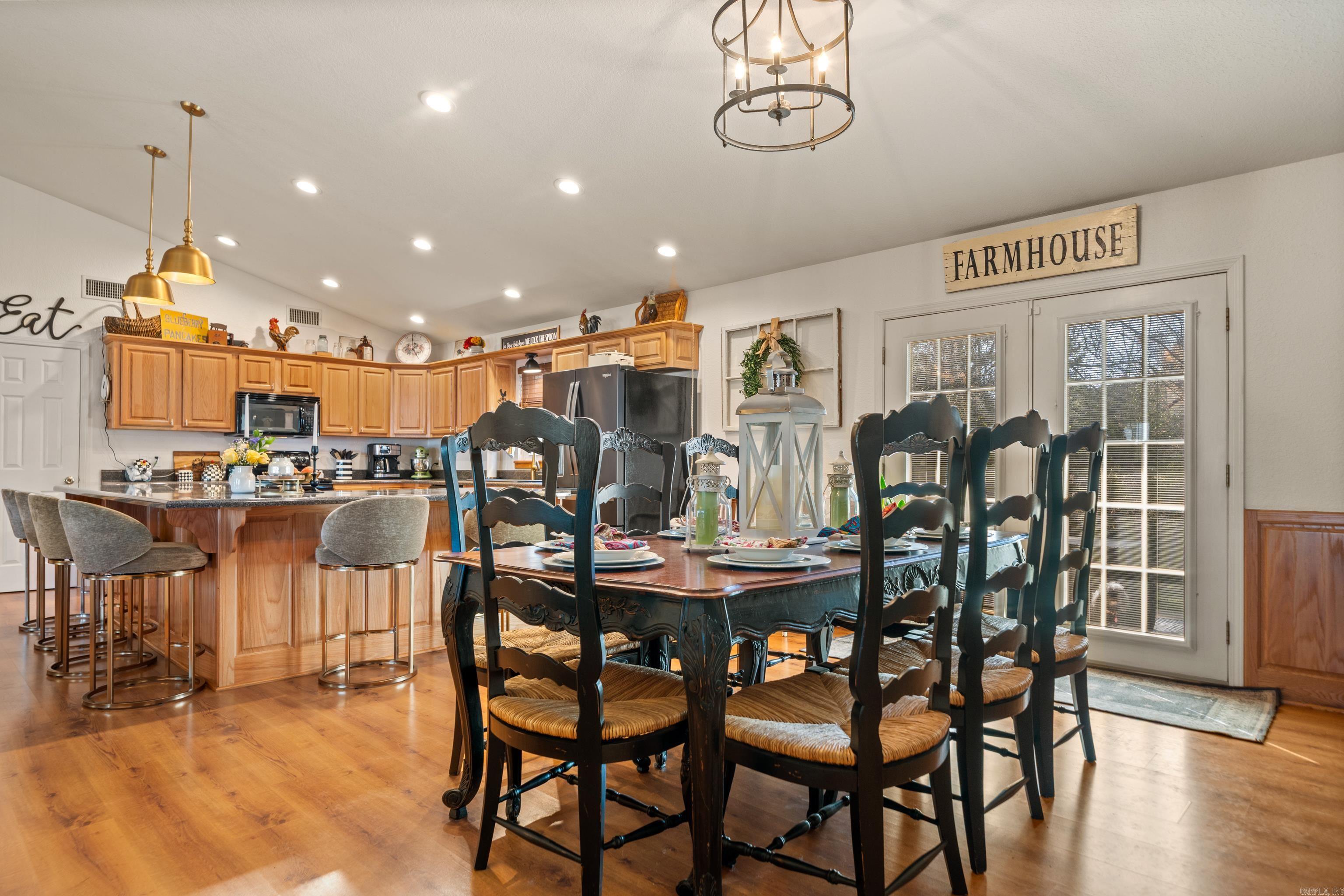 COMPADRE ESTATES - Residential