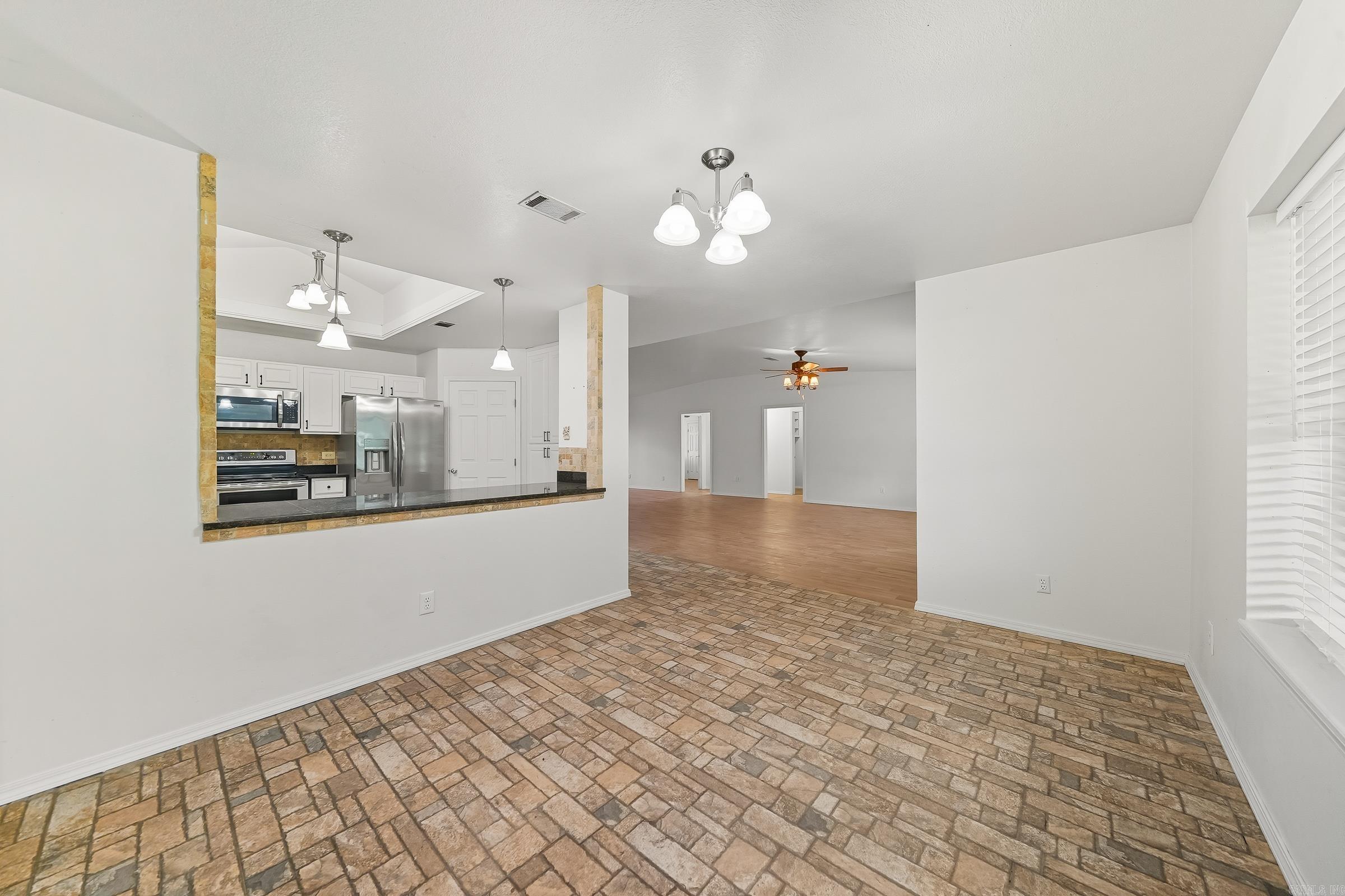 Mena - Residential