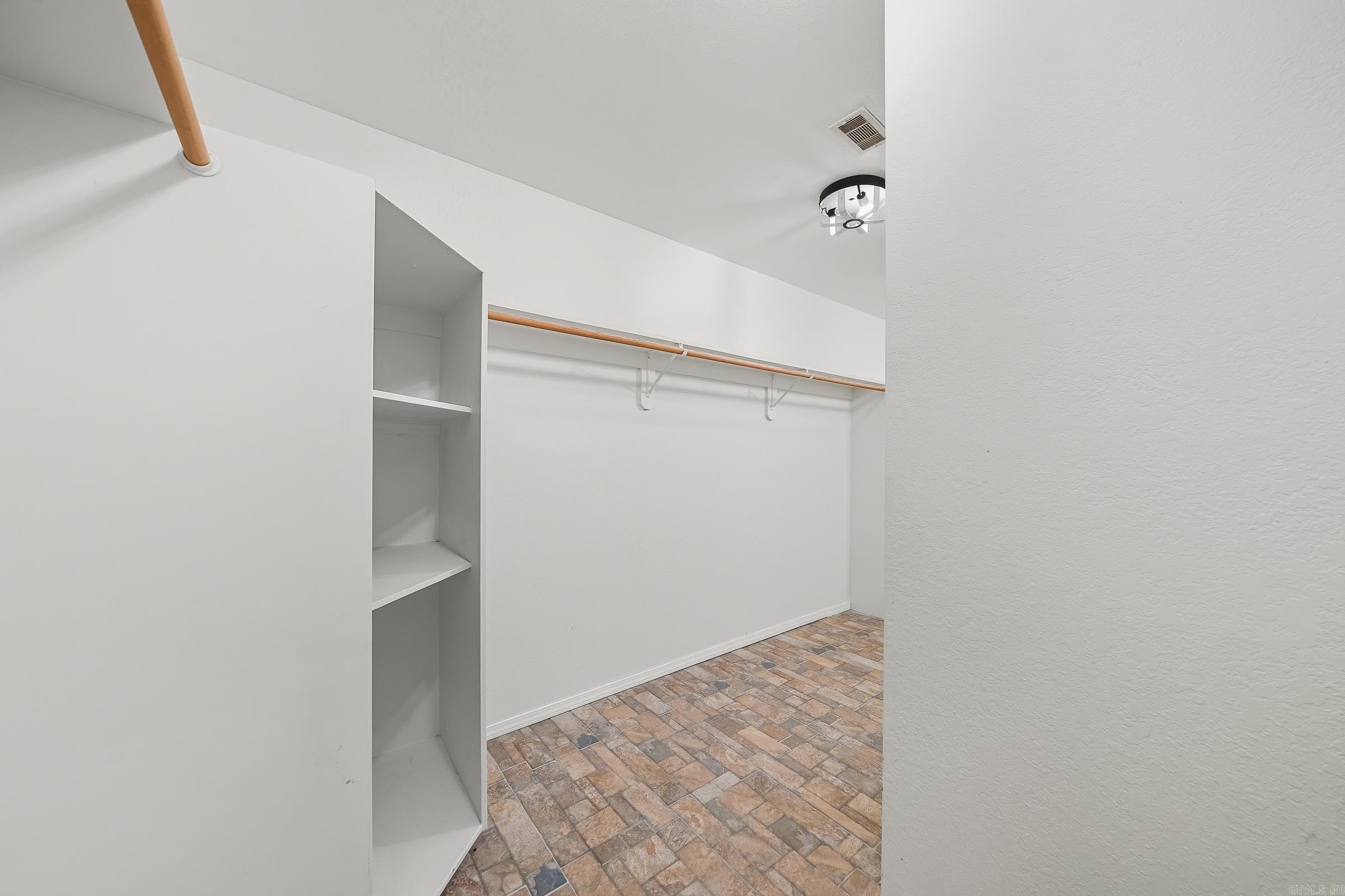 Mena - Residential