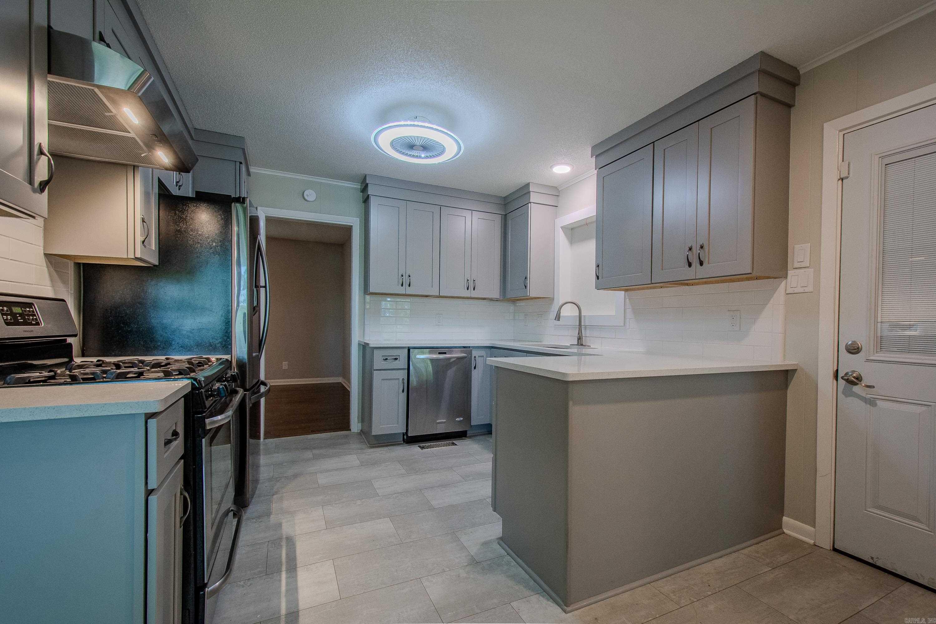 INDIANHEAD LAKES EST - Residential