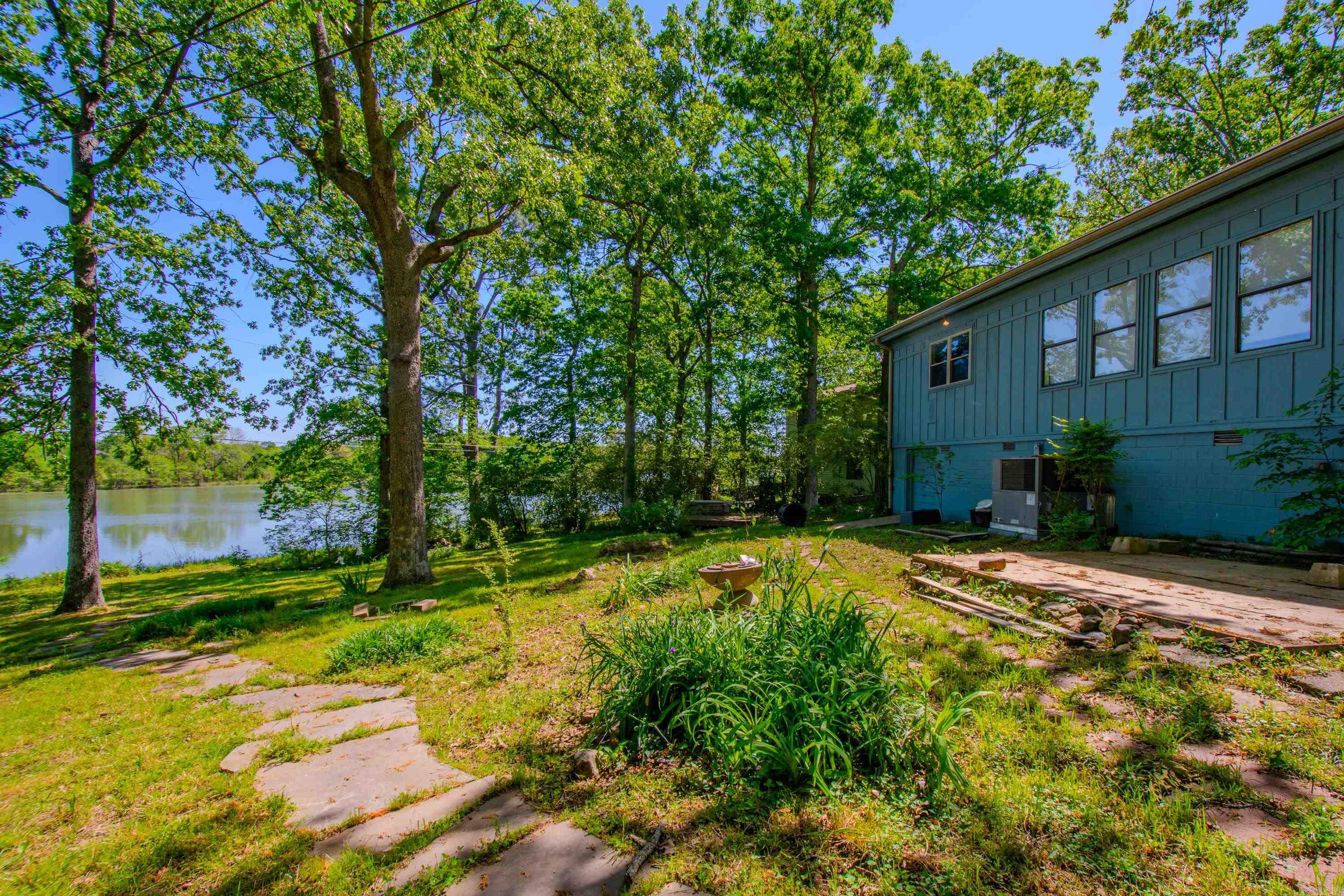 INDIANHEAD LAKES EST - Residential