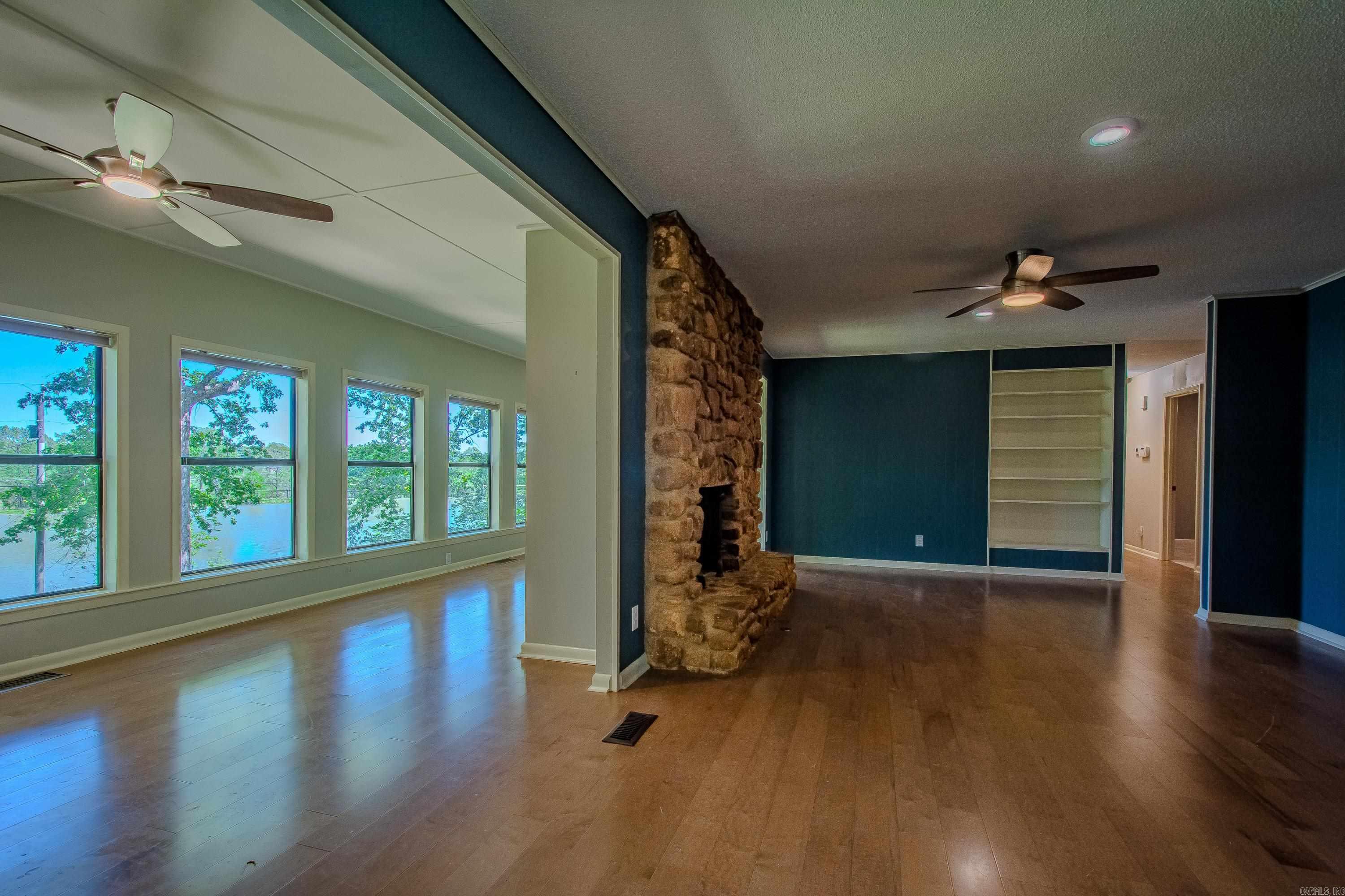 INDIANHEAD LAKES EST - Residential