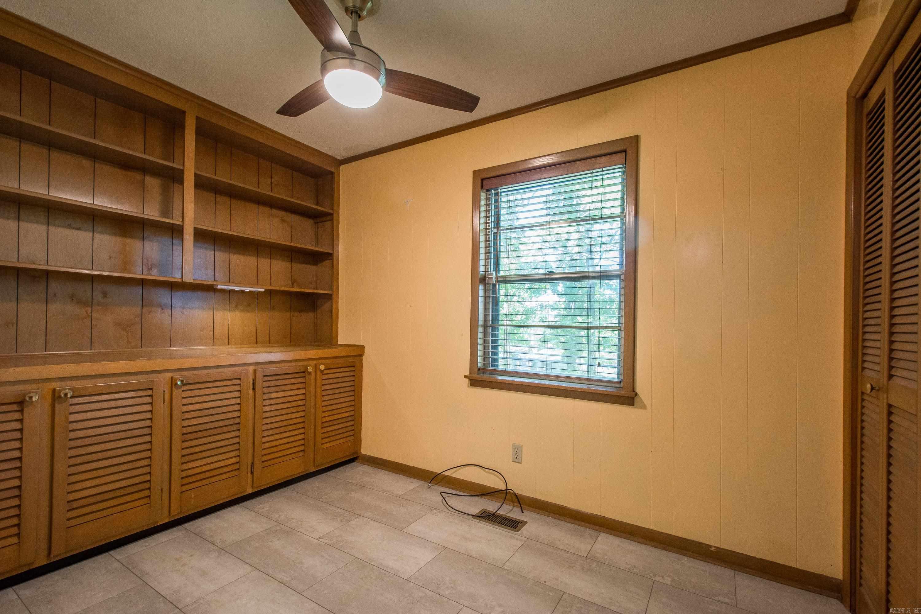 INDIANHEAD LAKES EST - Residential