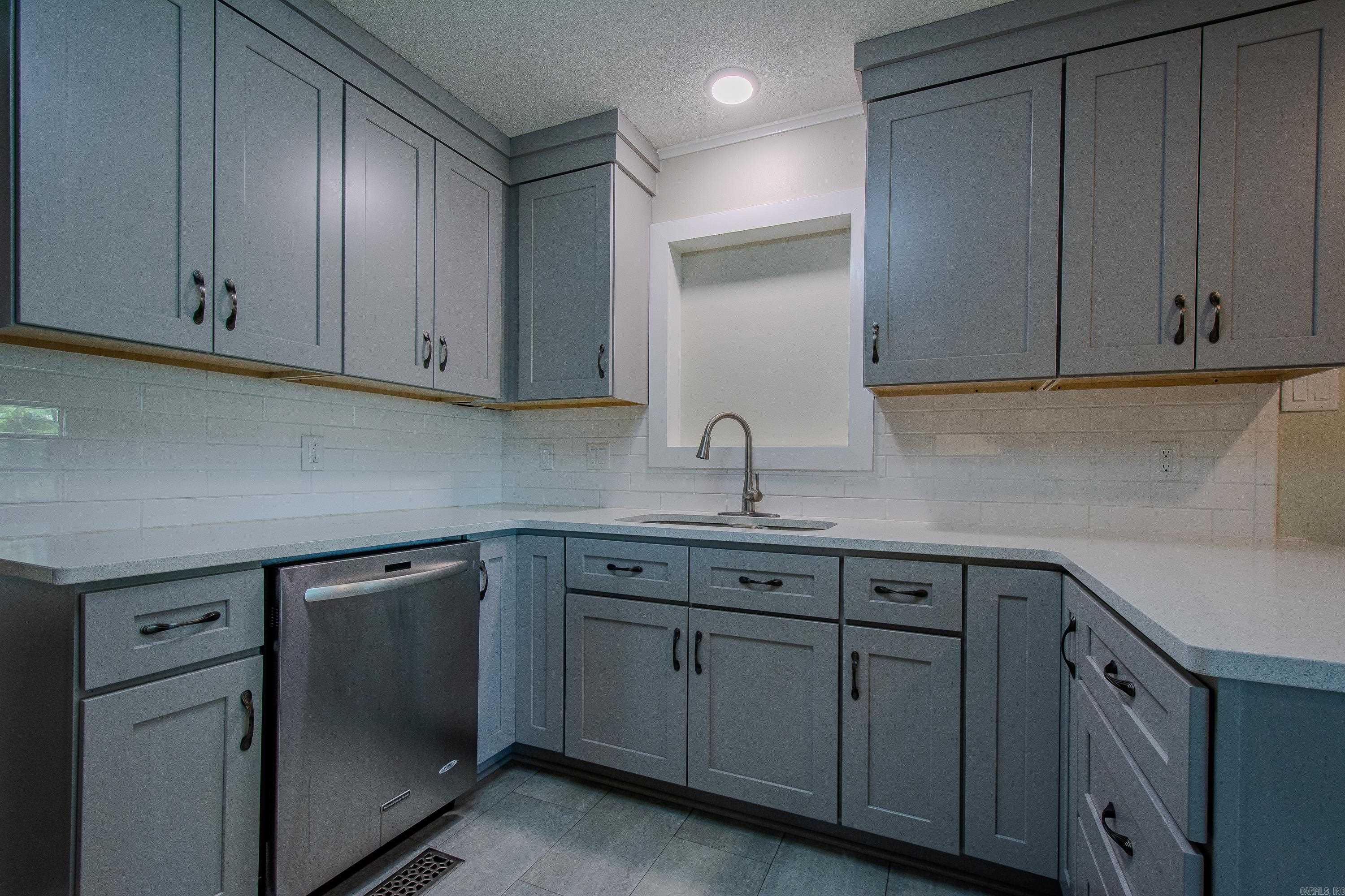 INDIANHEAD LAKES EST - Residential