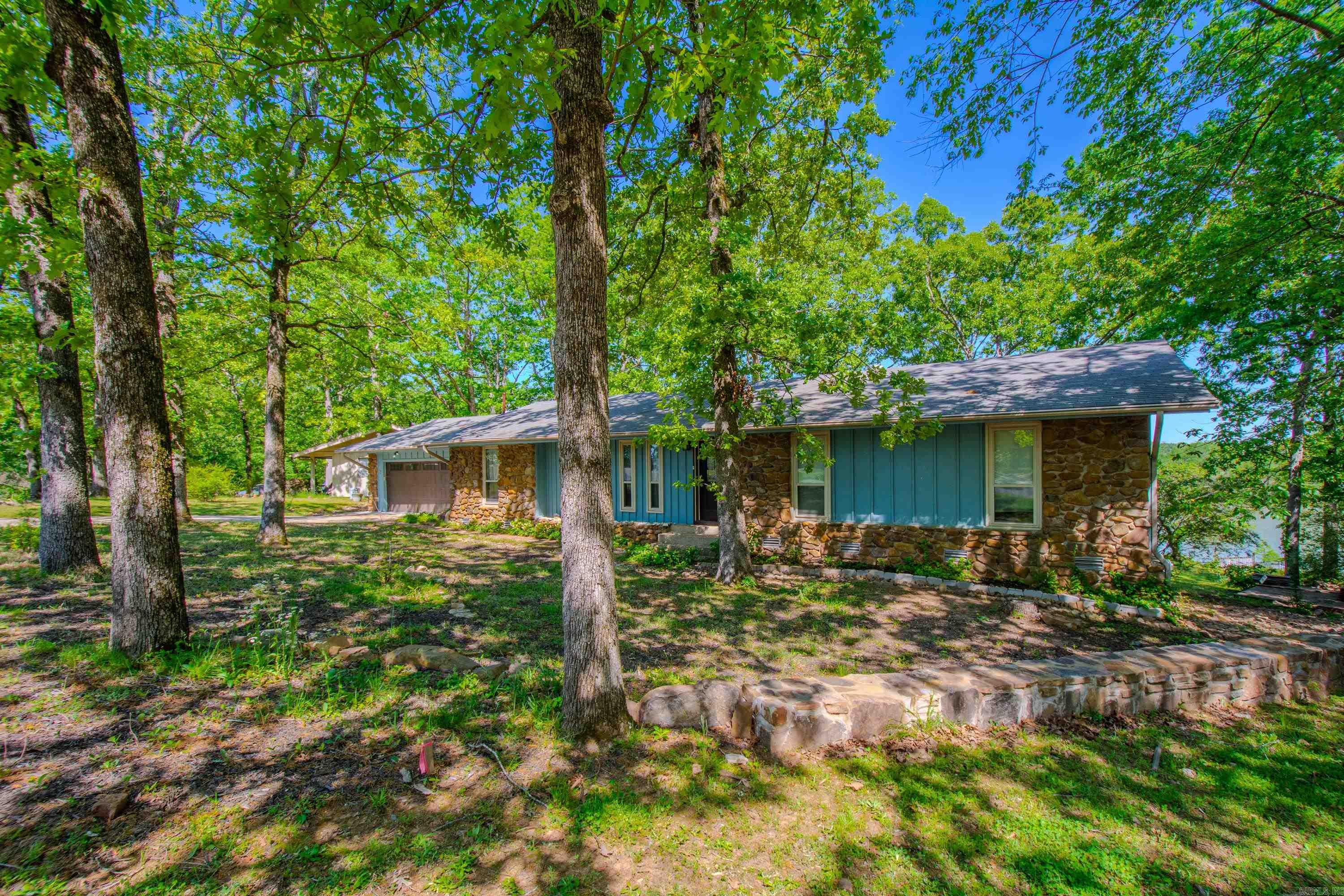 INDIANHEAD LAKES EST - Residential