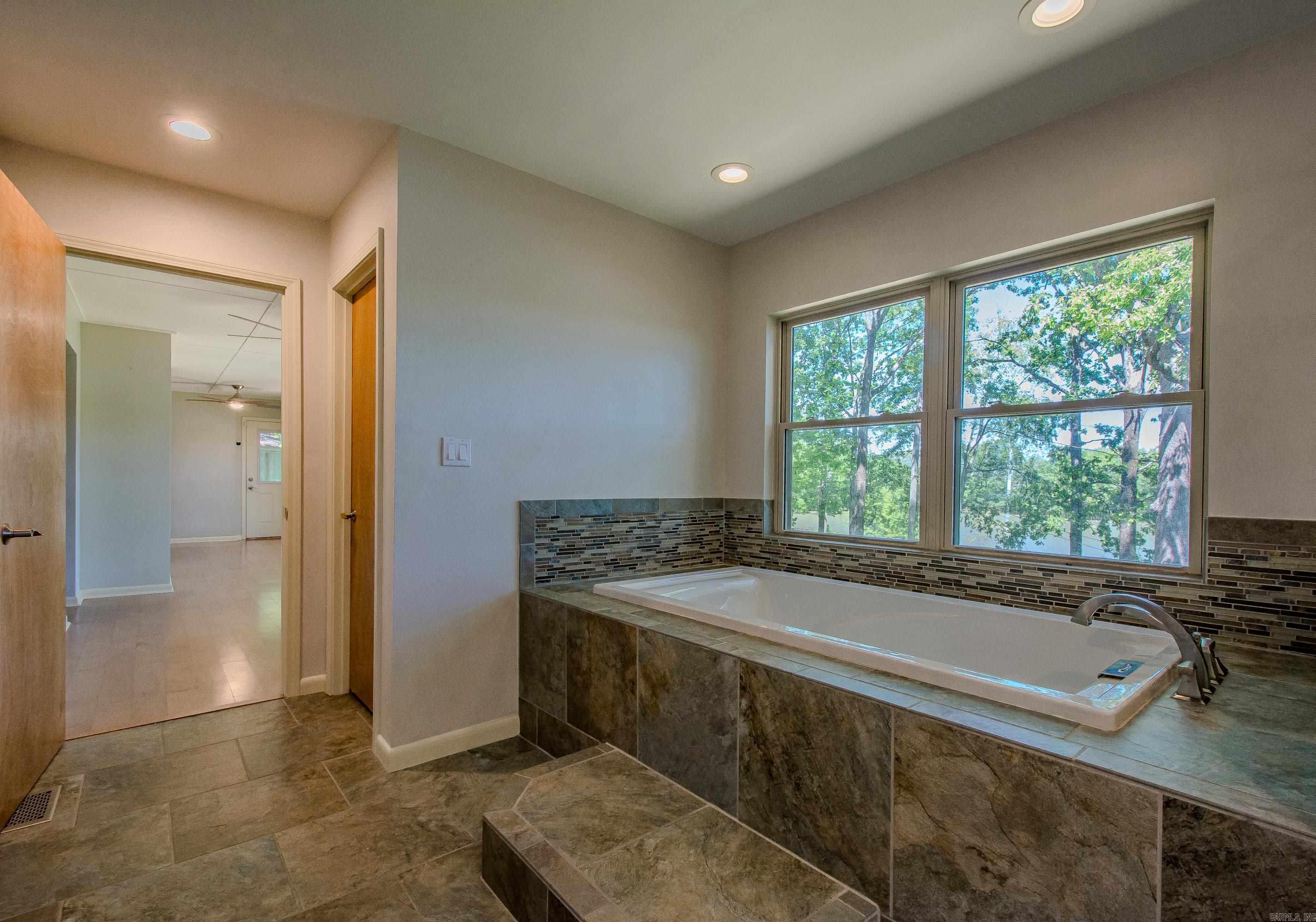 INDIANHEAD LAKES EST - Residential