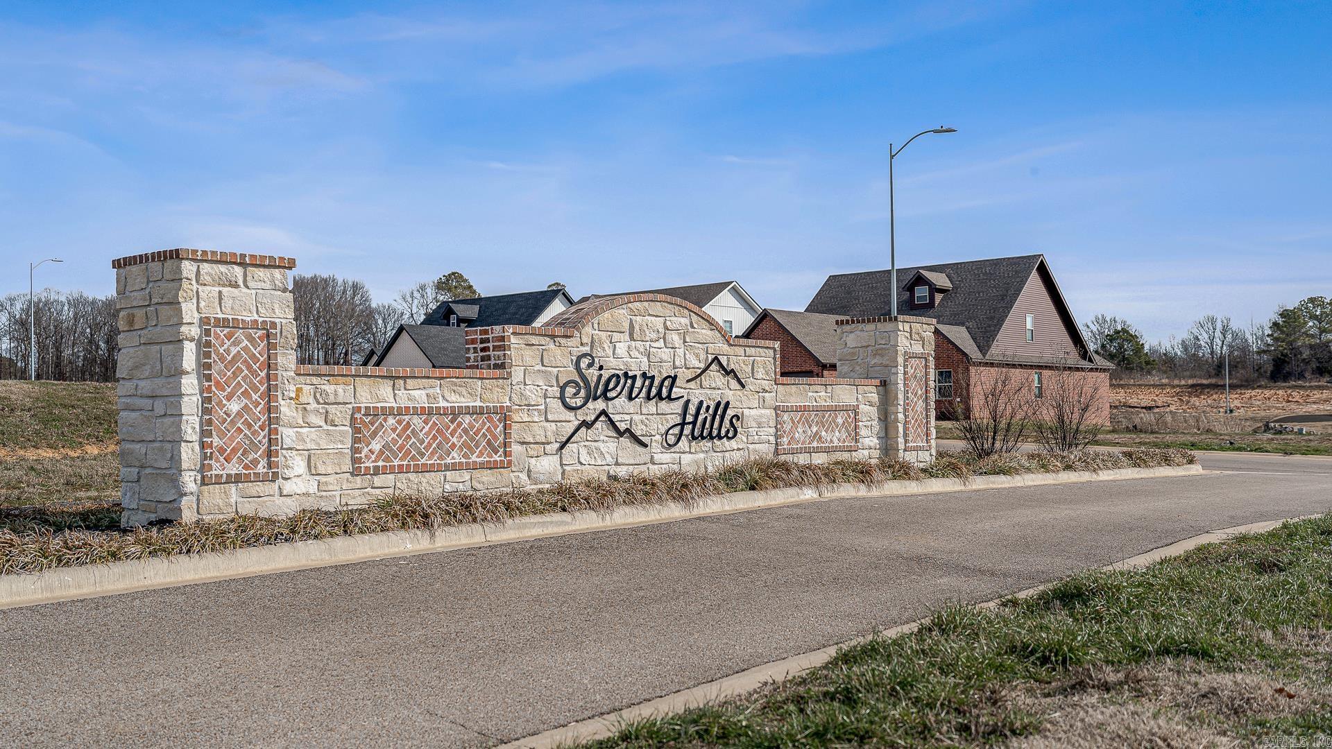 SIERRA HILLS - Land