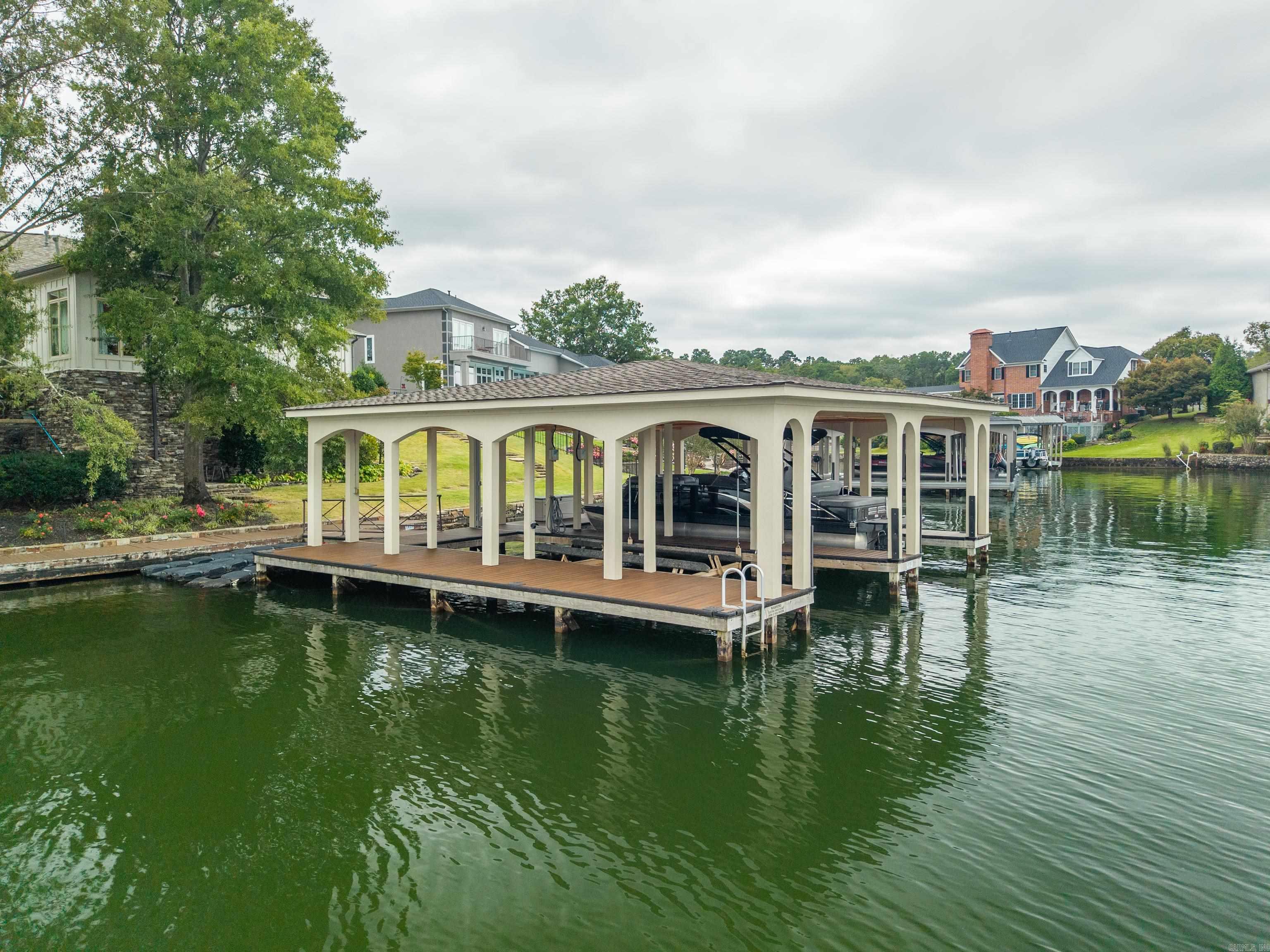 Long Island Point - Residential
