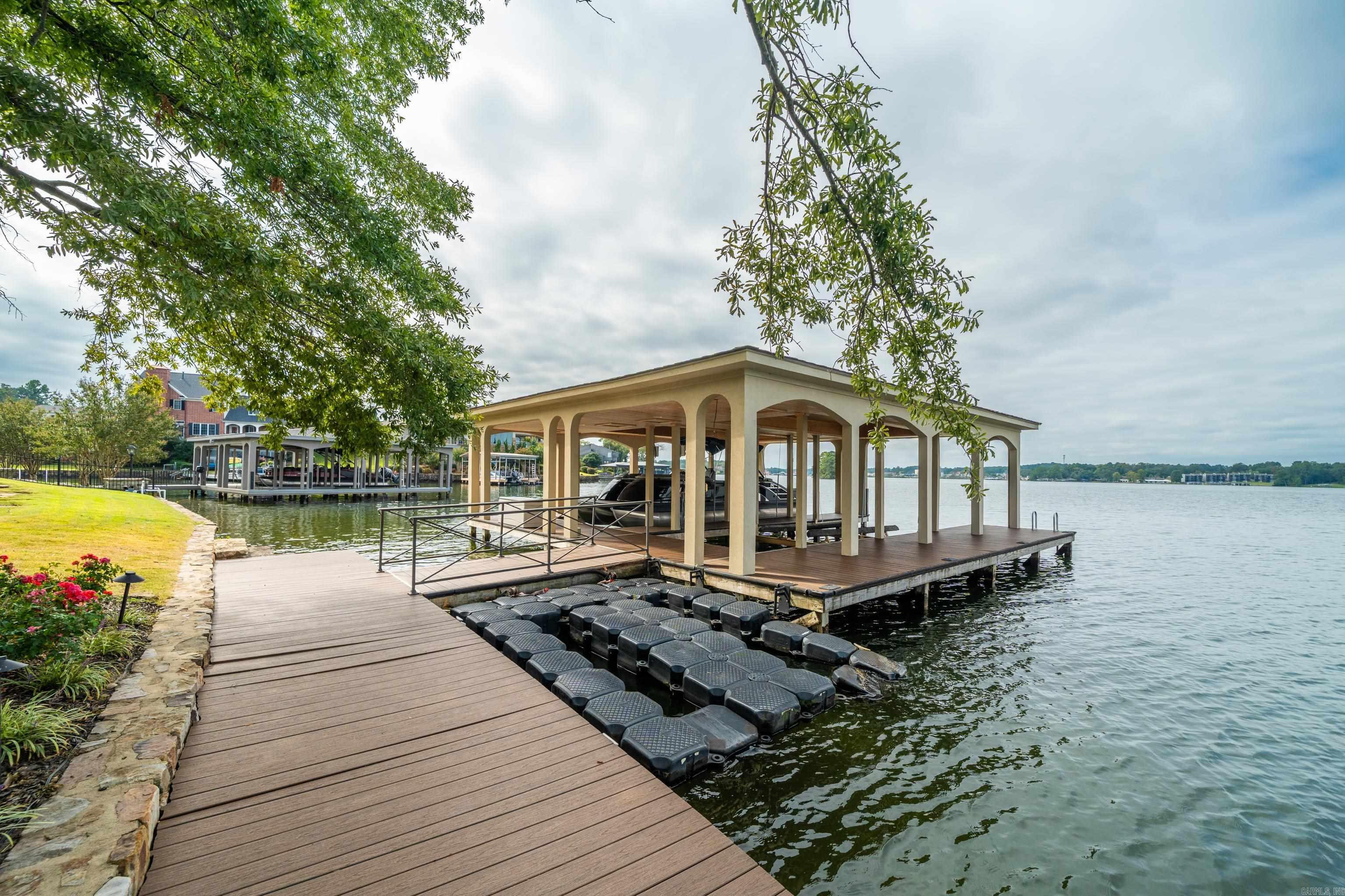 Long Island Point - Residential