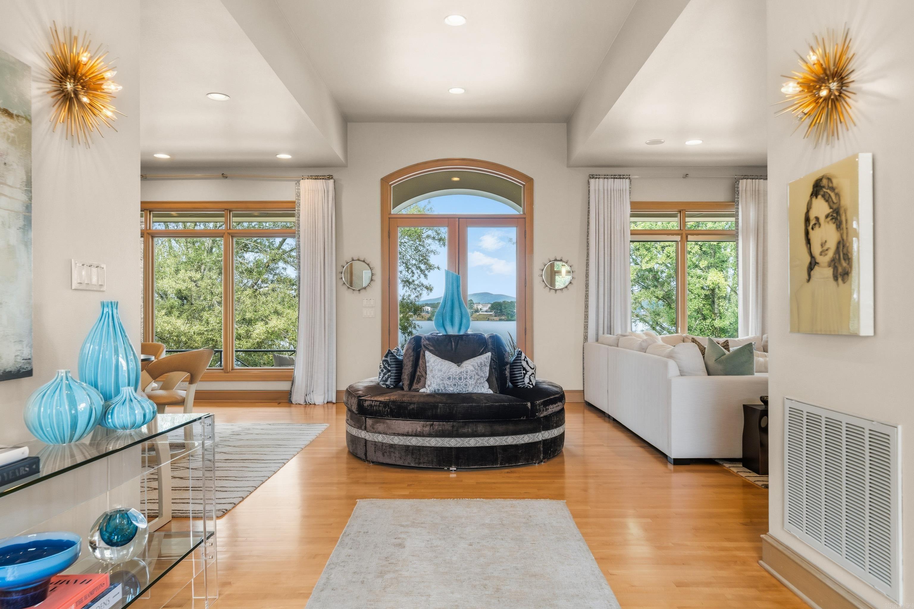 Long Island Point - Residential