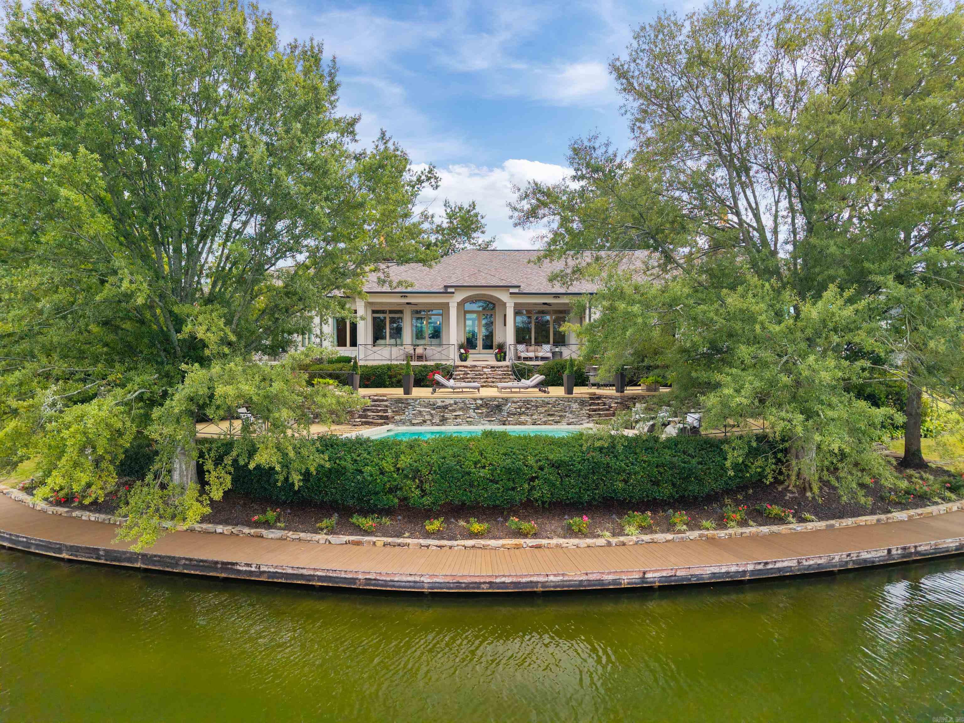 Long Island Point - Residential