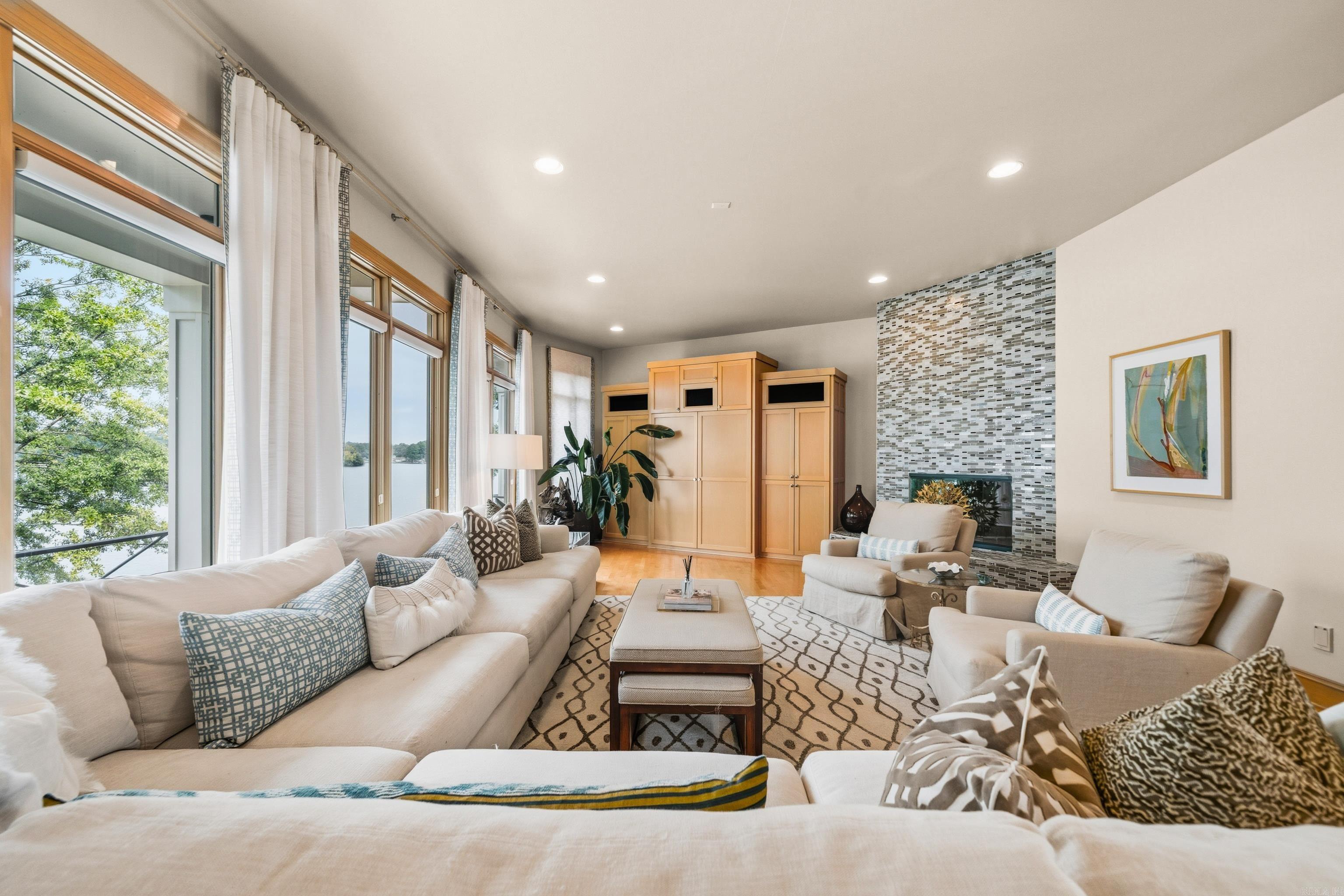 Long Island Point - Residential