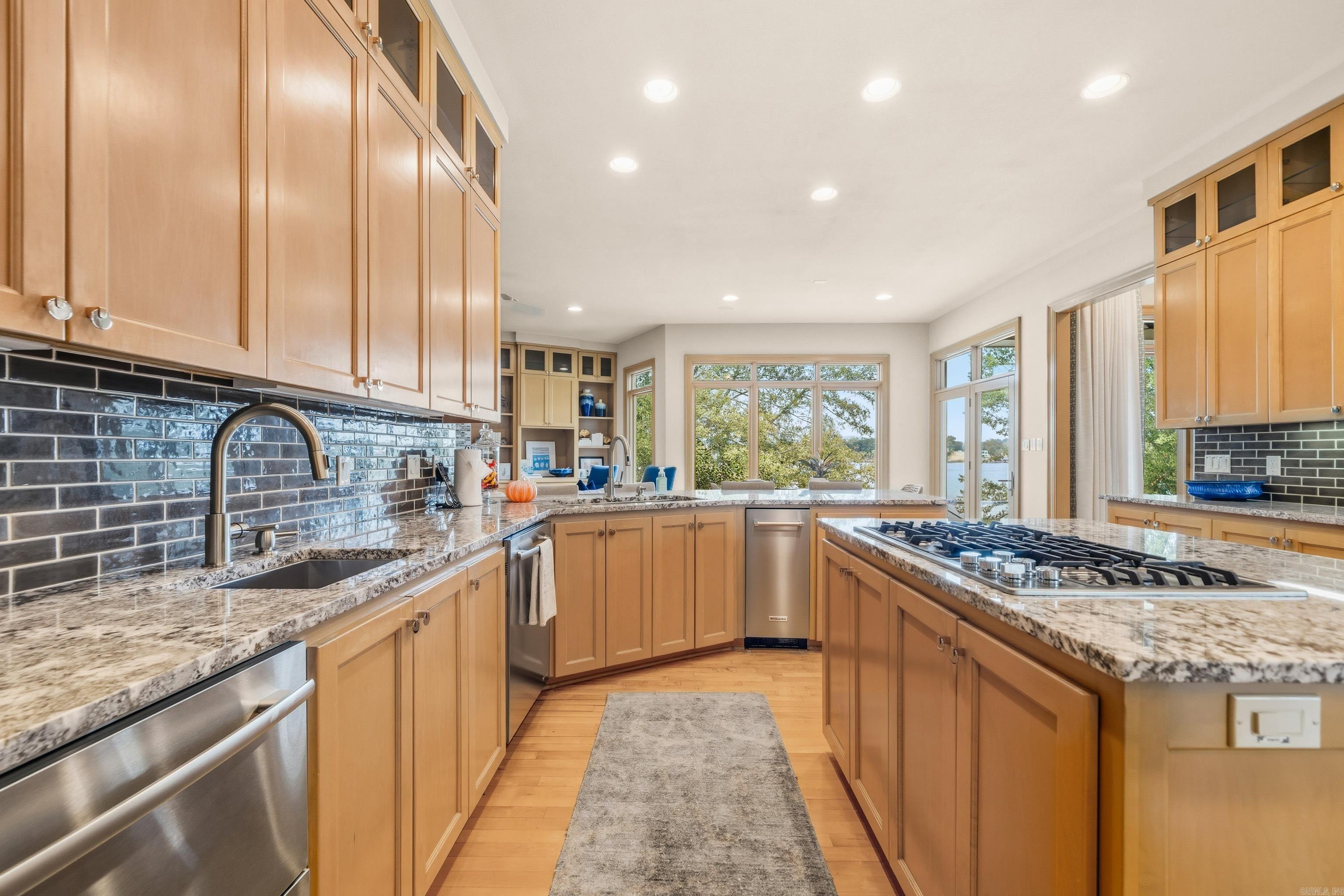 Long Island Point - Residential
