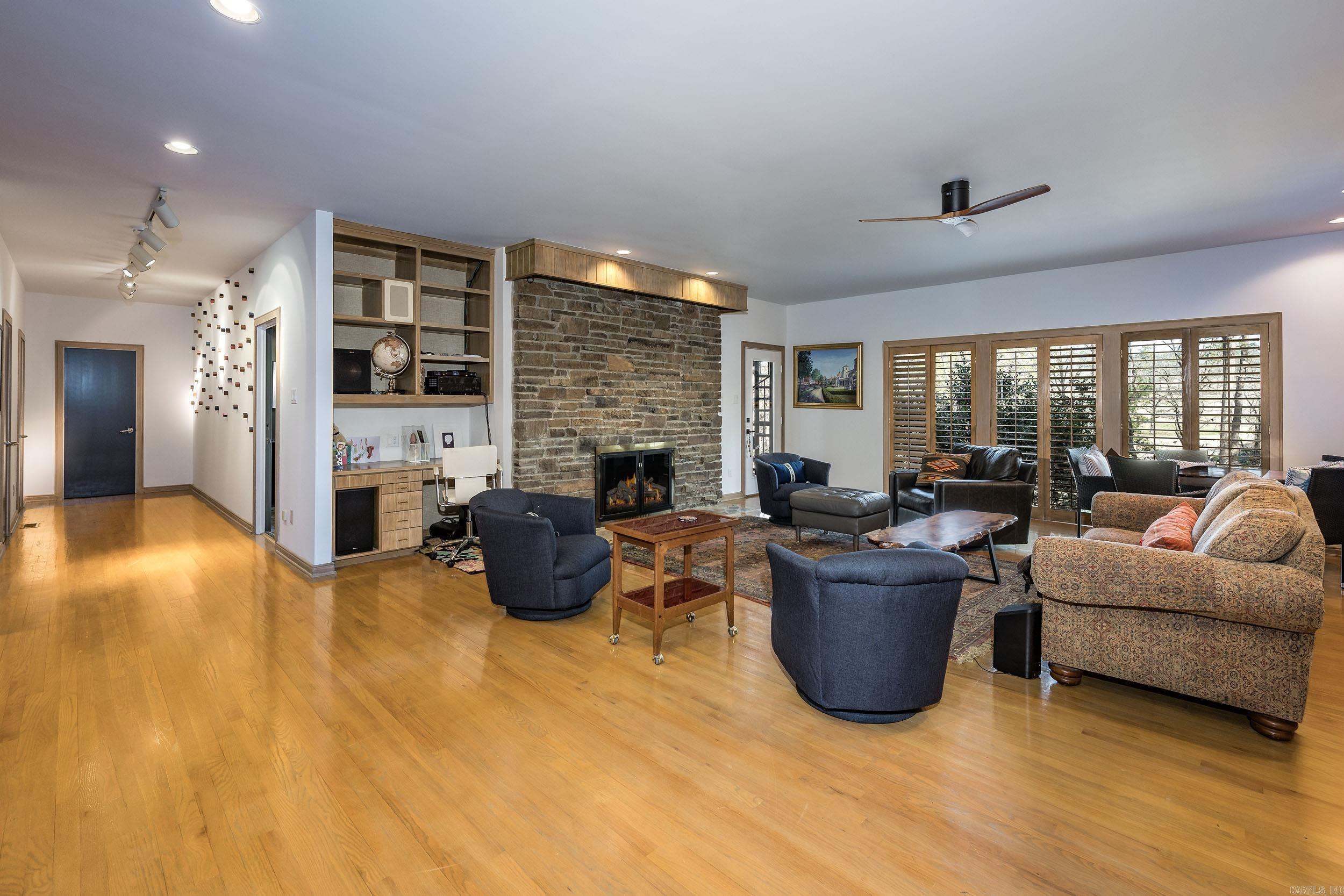 PLEASANT VALLEY - Residential