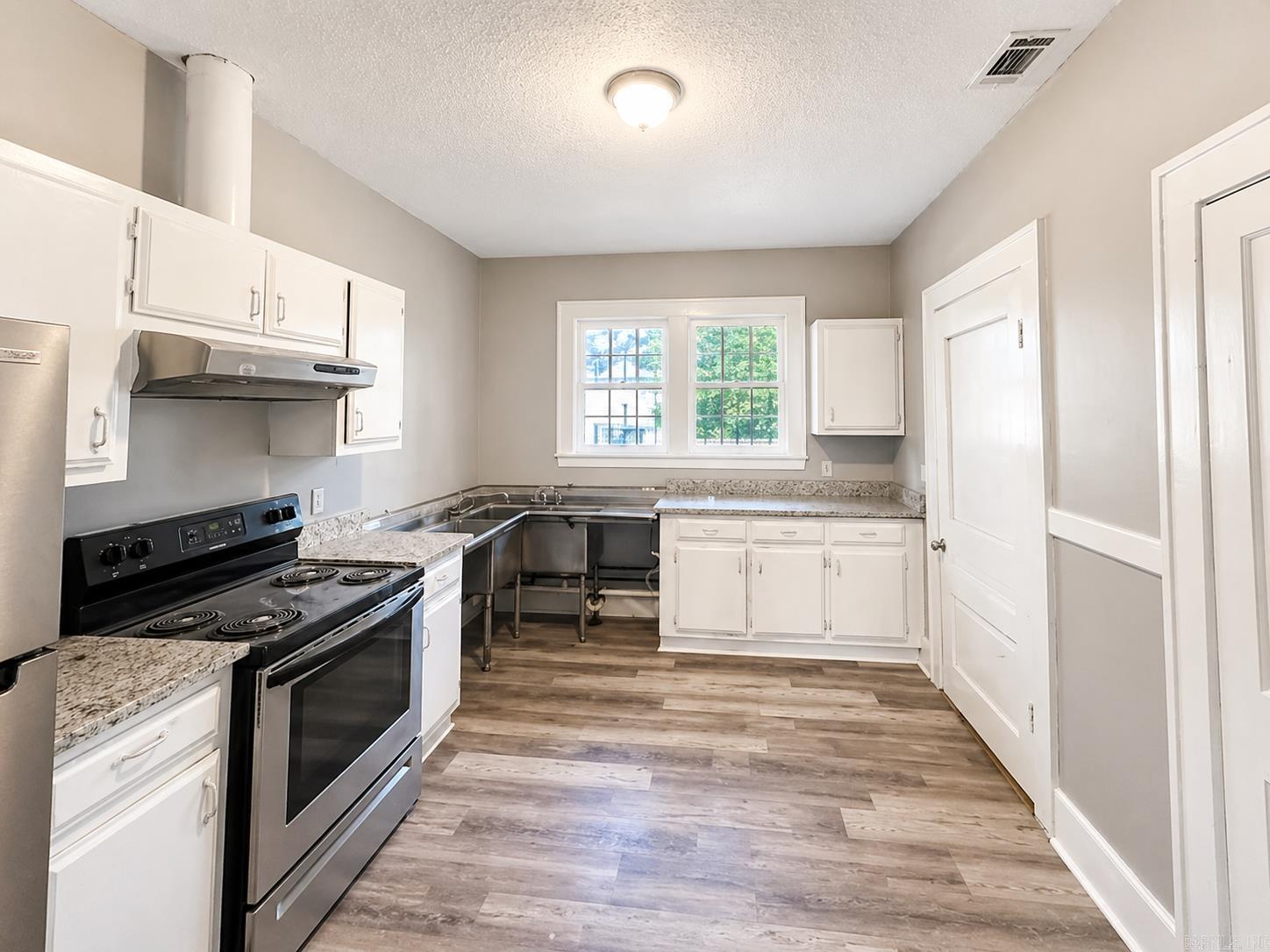 HOLTS INDUSTRIAL - Residential