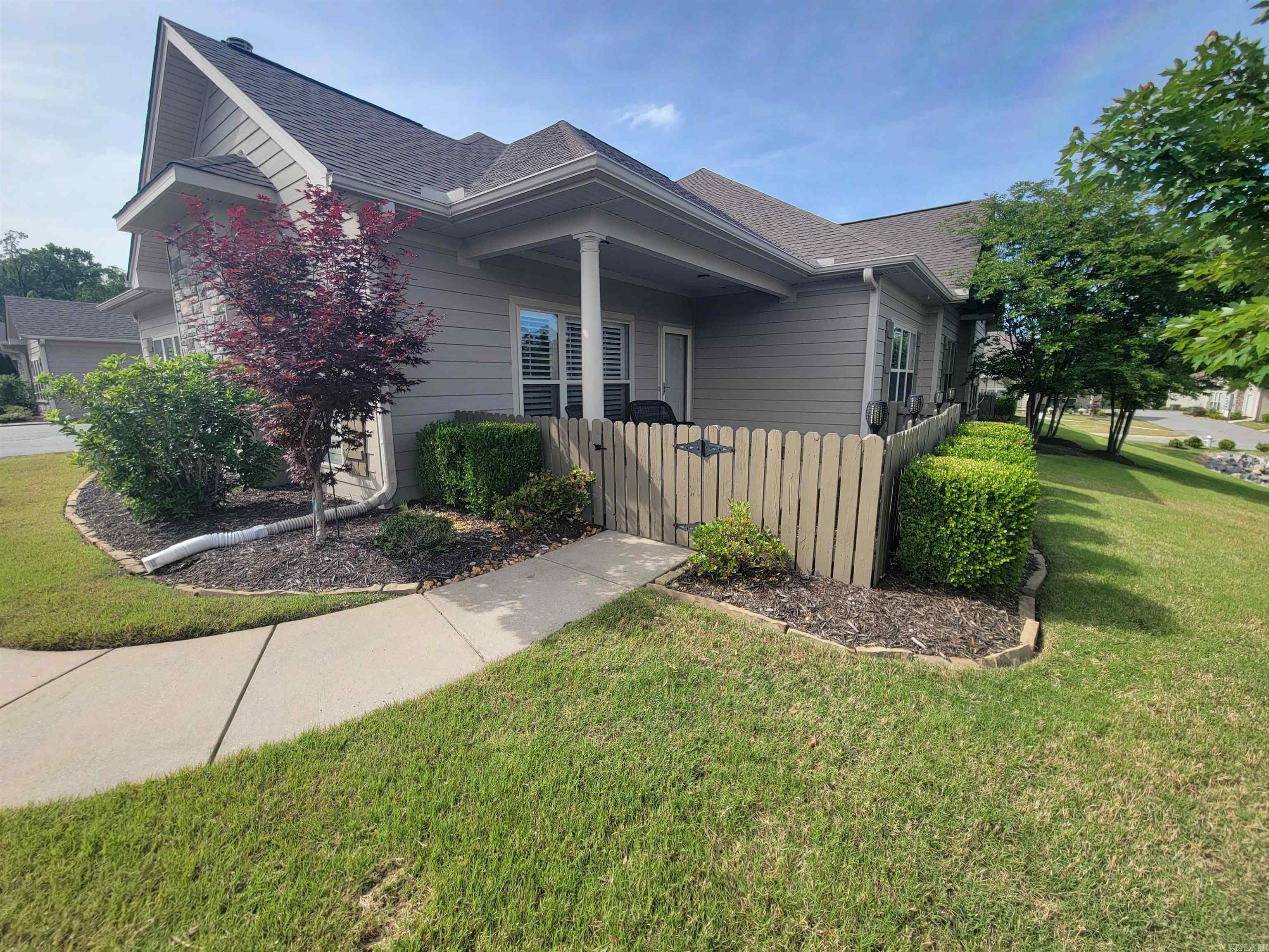 MOUNTAIN TERRACE ESTATES TOWNHOM - Residential