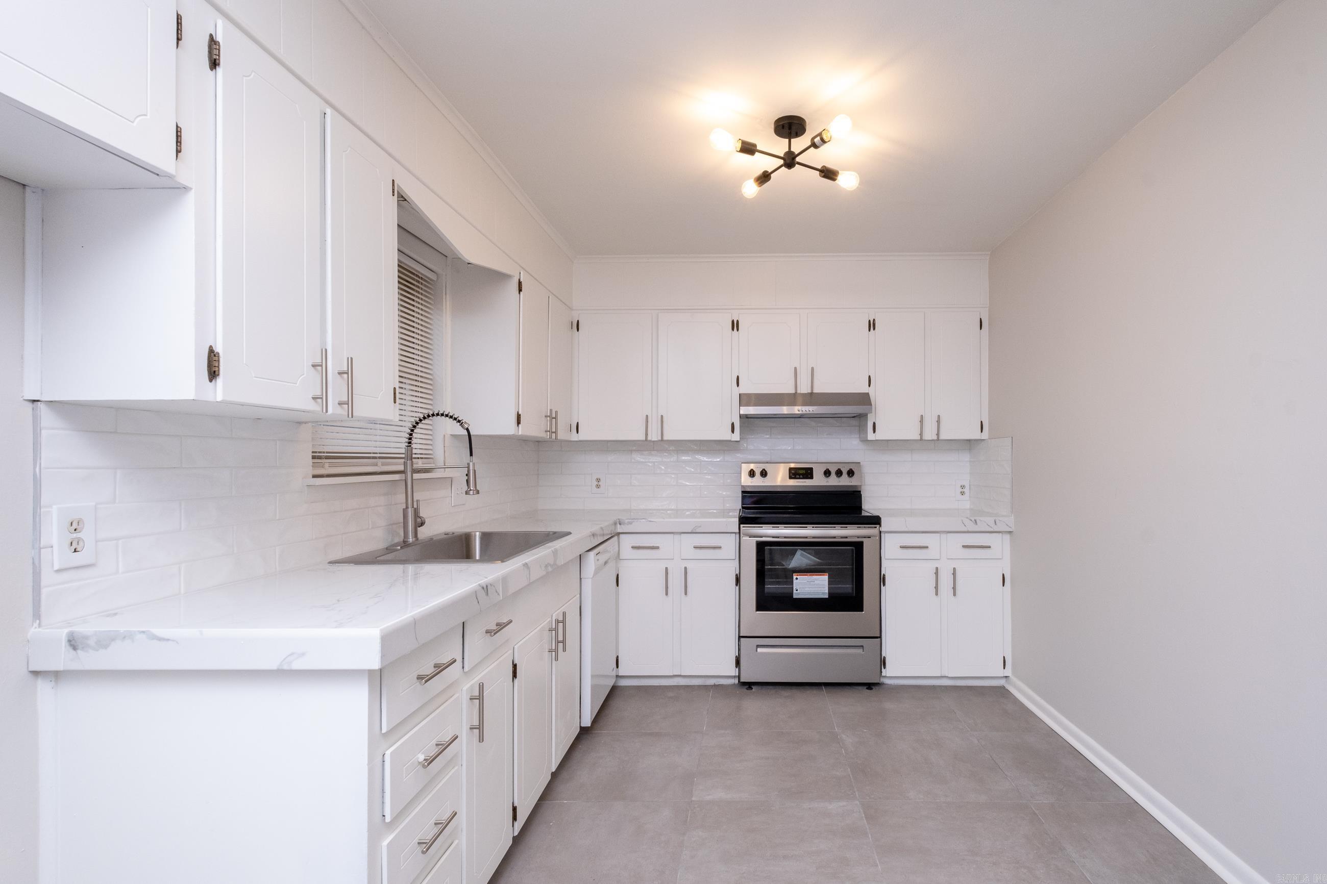 Kingspark to Cook Mountain Villa - Residential Lease