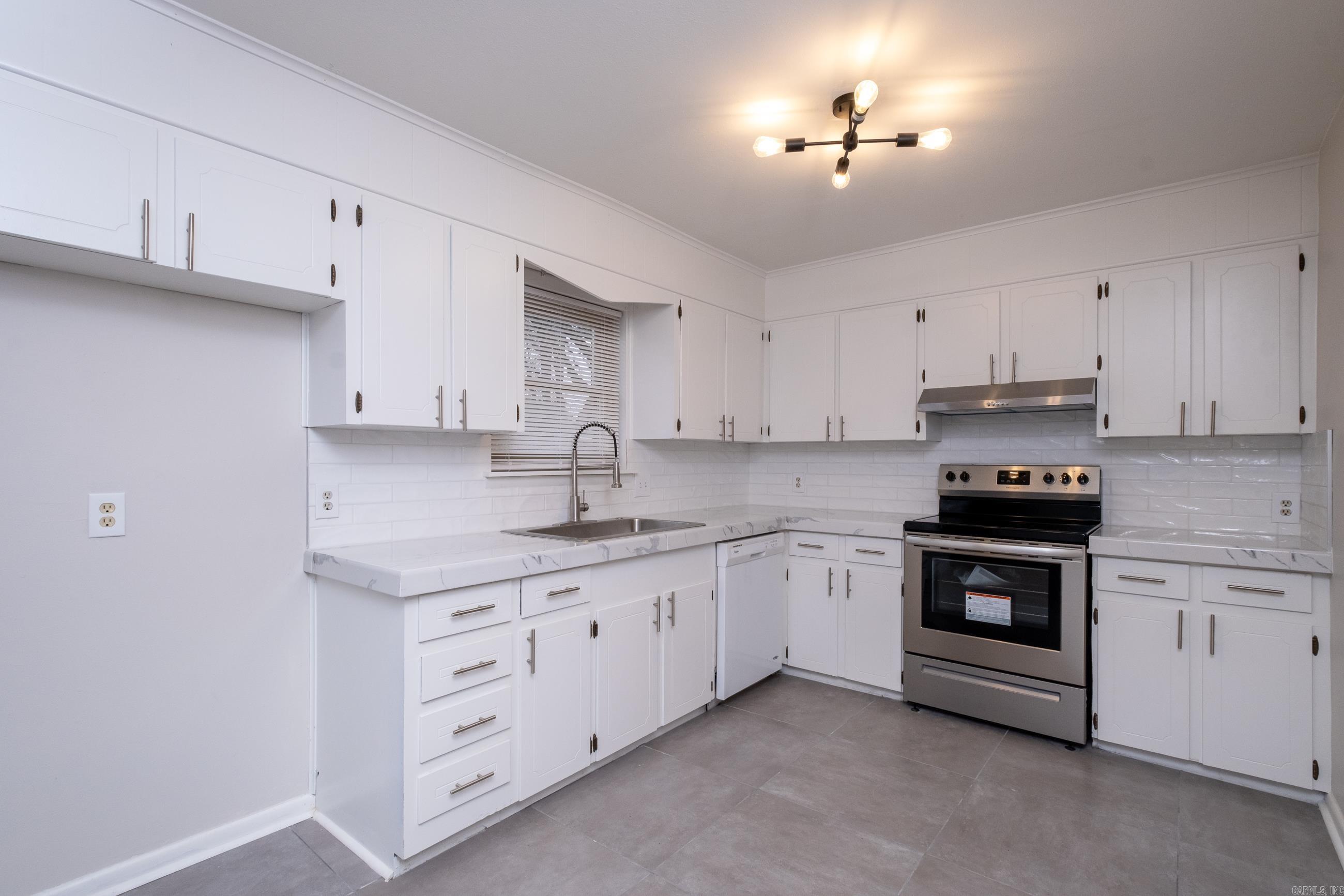 Kingspark to Cook Mountain Villa - Residential Lease