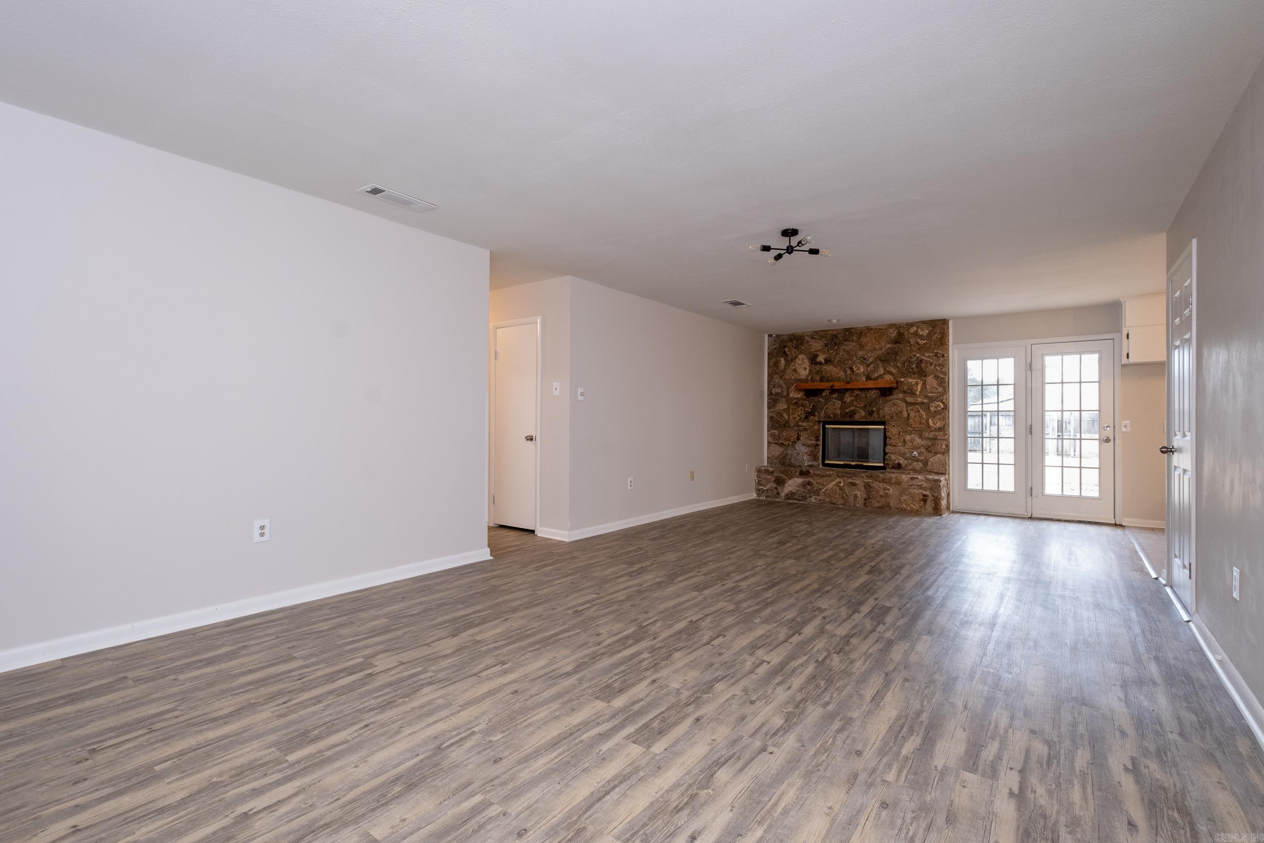 Kingspark to Cook Mountain Villa - Residential Lease