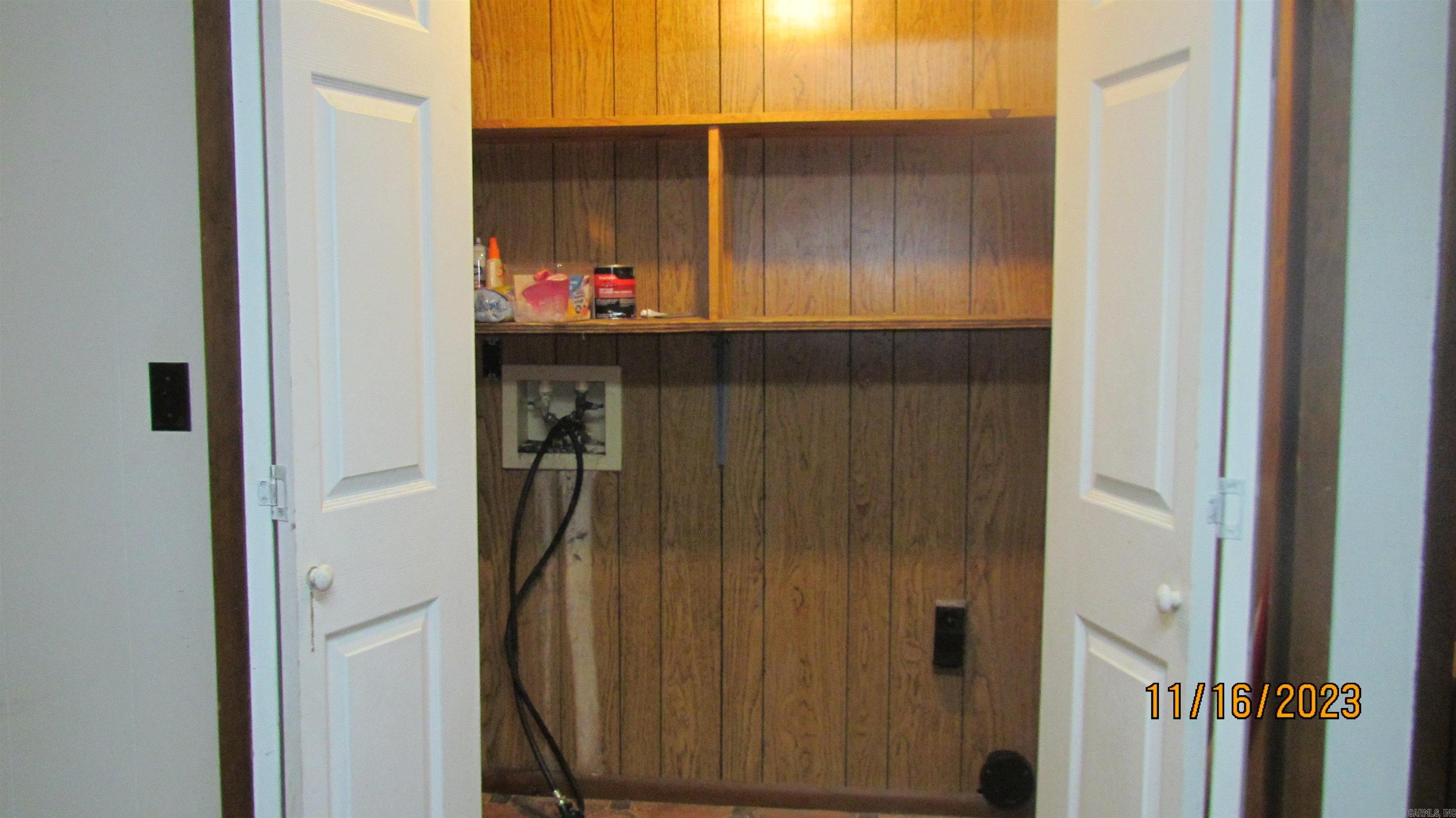 KELLY ACREAGES - Residential