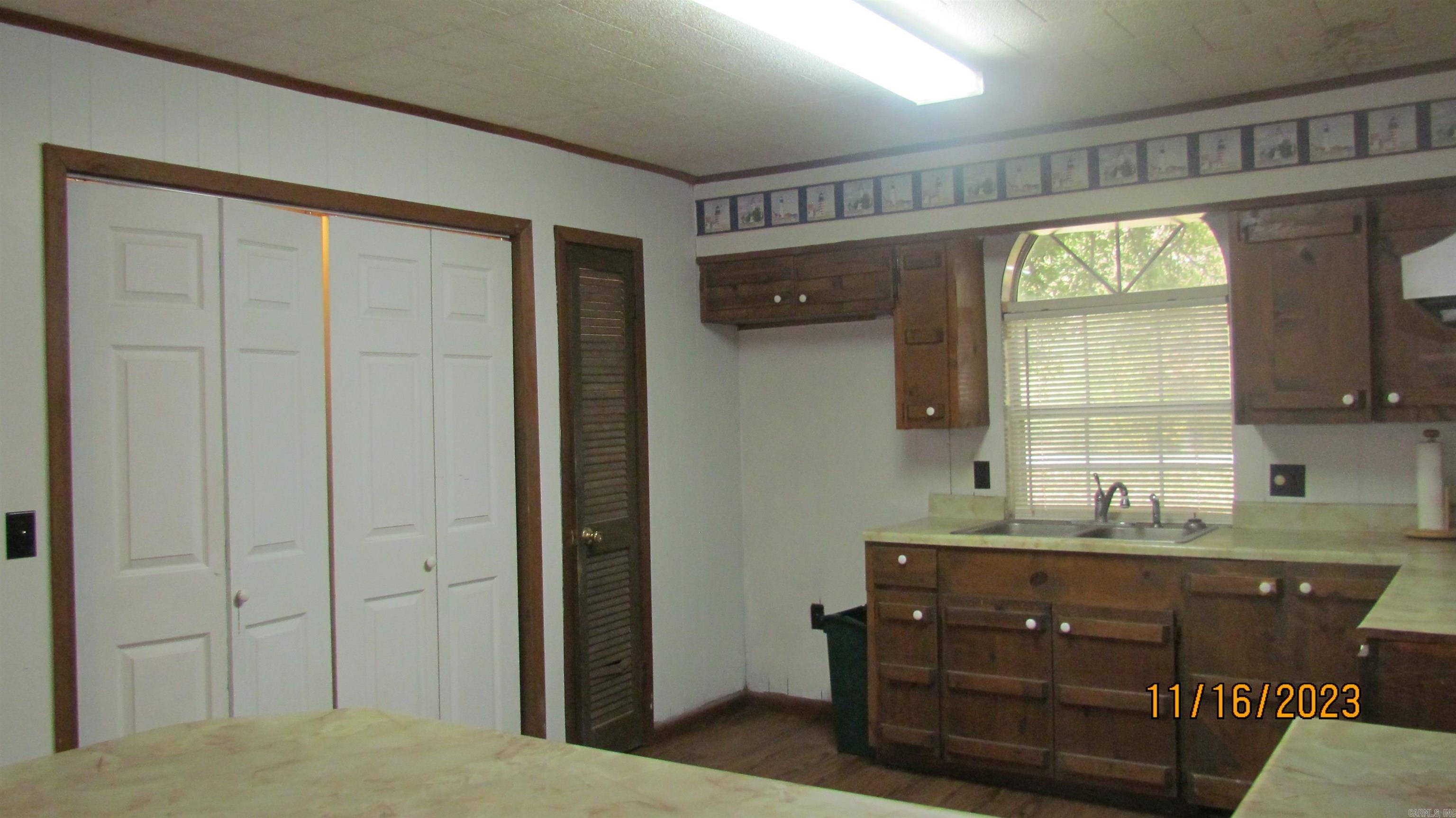 KELLY ACREAGES - Residential