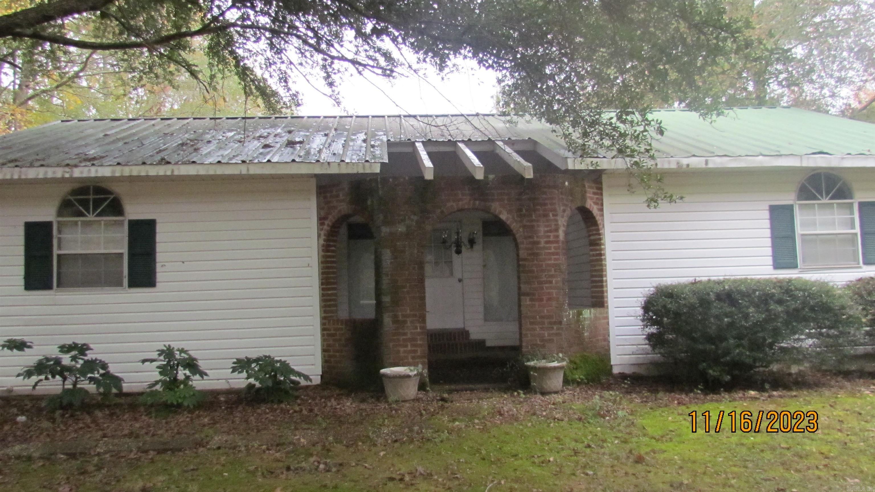 KELLY ACREAGES - Residential