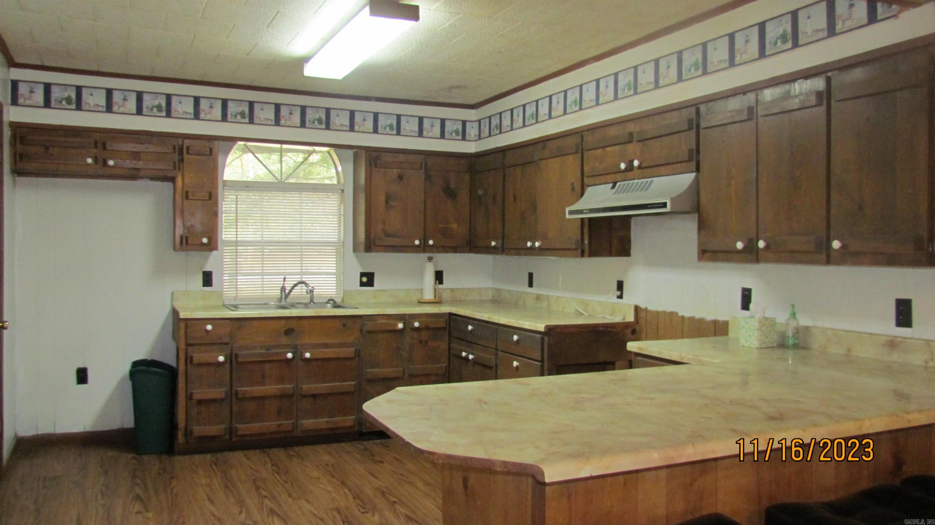 KELLY ACREAGES - Residential