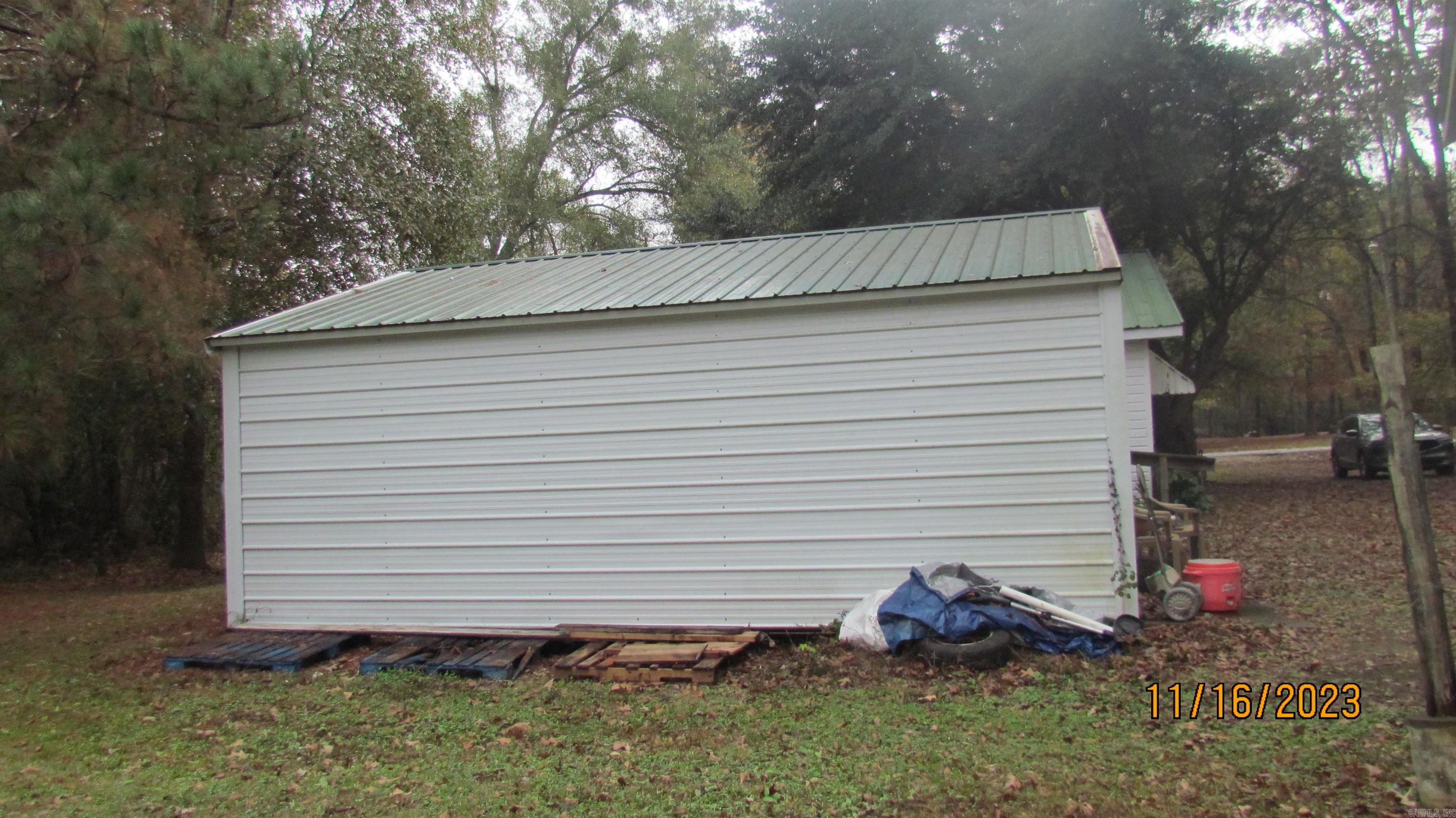 KELLY ACREAGES - Residential