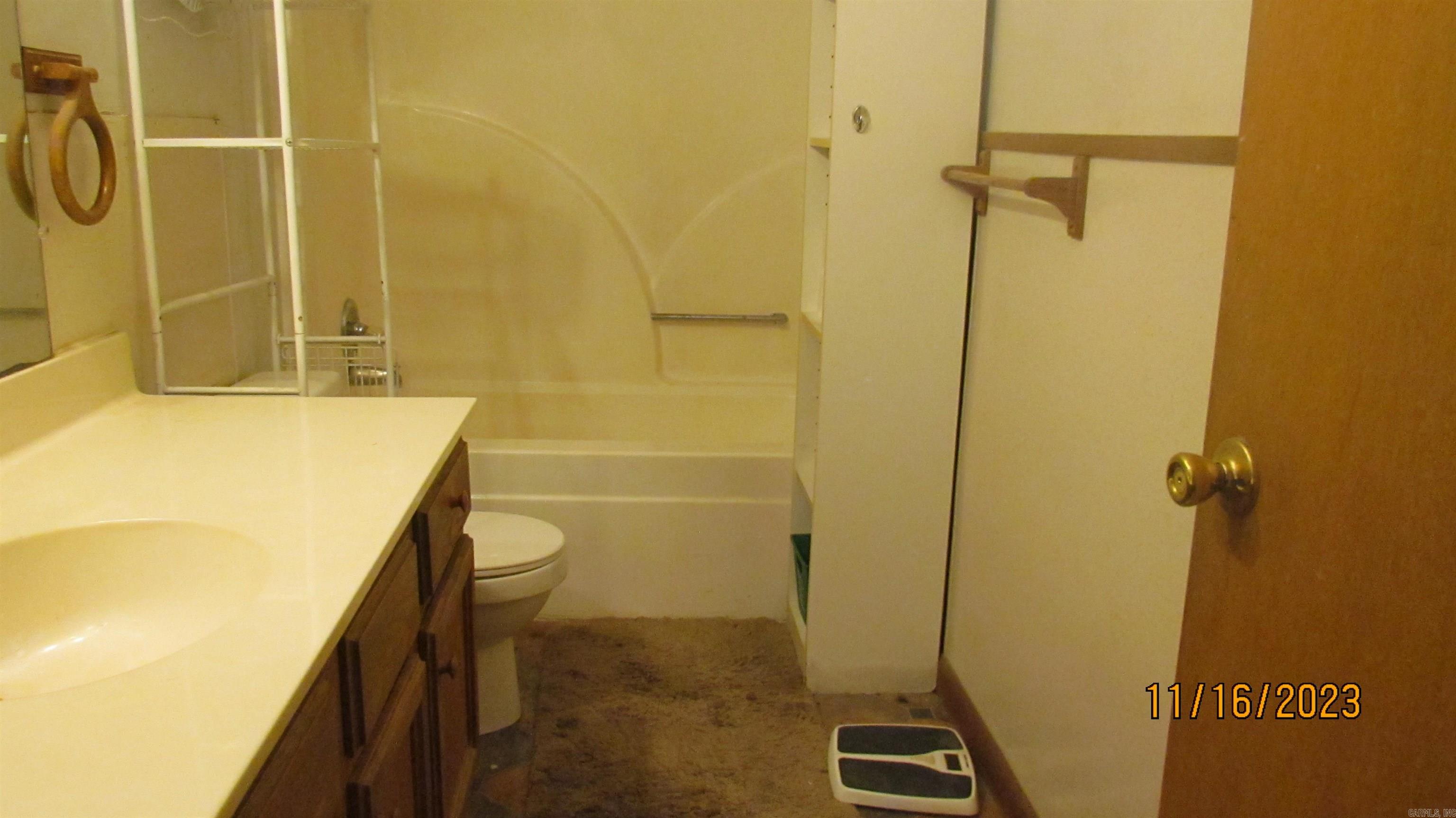 KELLY ACREAGES - Residential