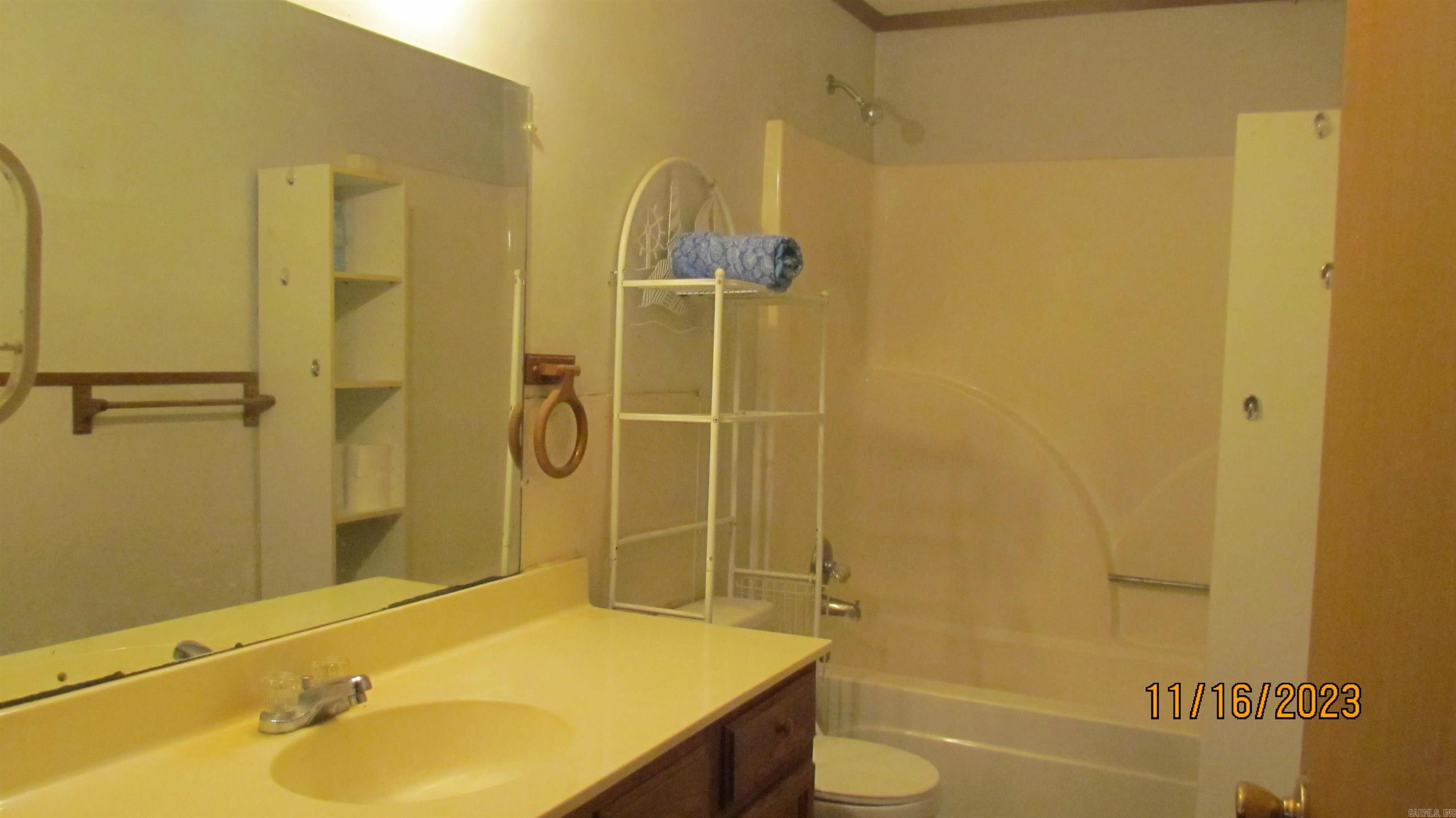 KELLY ACREAGES - Residential