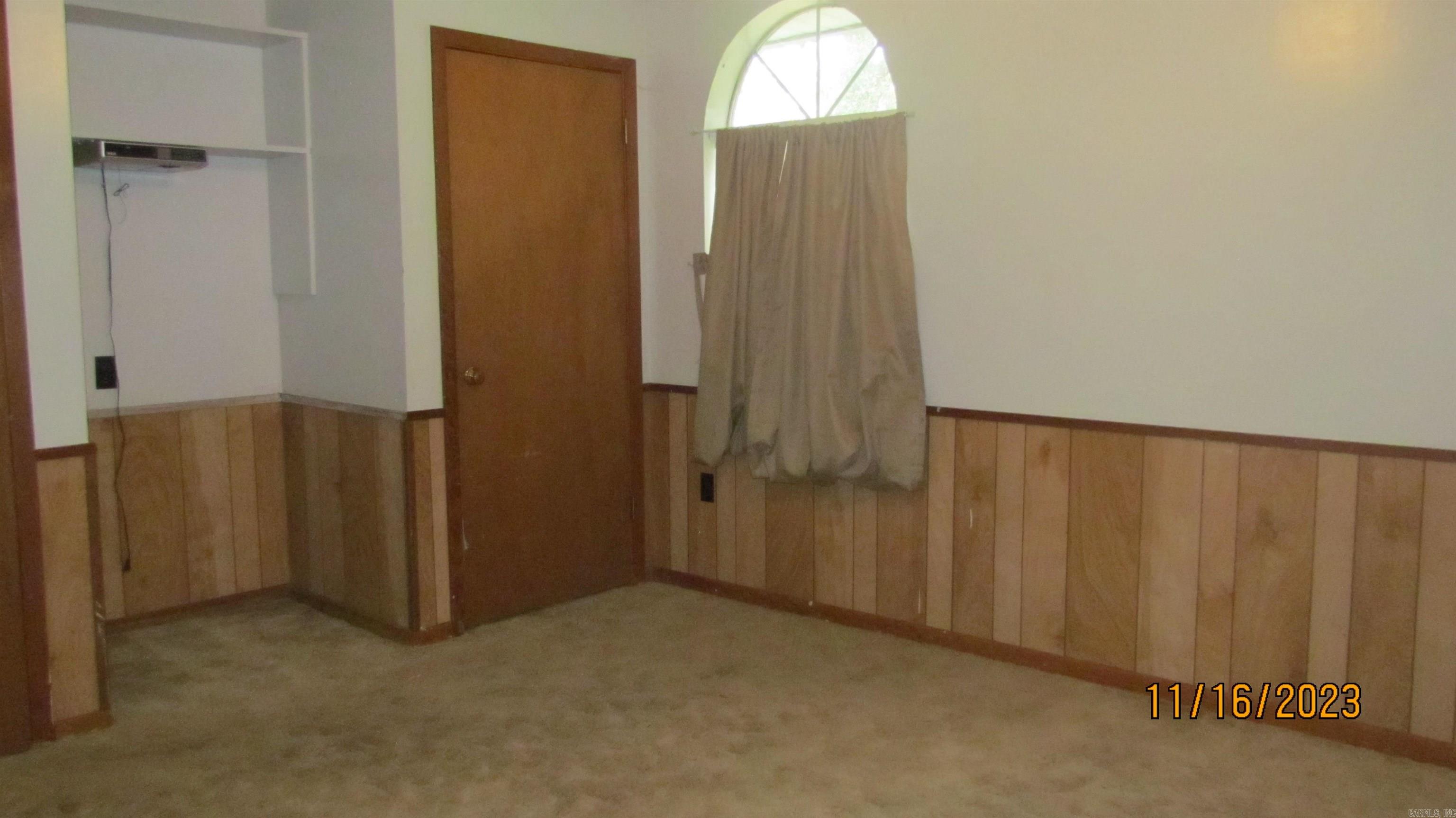 KELLY ACREAGES - Residential