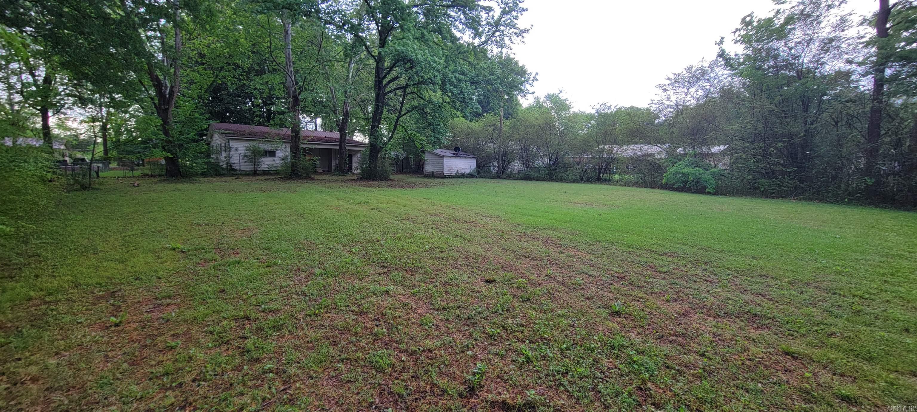 LAPLAZA ACRES - Residential