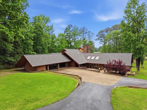 Photo of 4 Idylwood St, Pine Bluff, AR 71603 (MLS # 26017185)