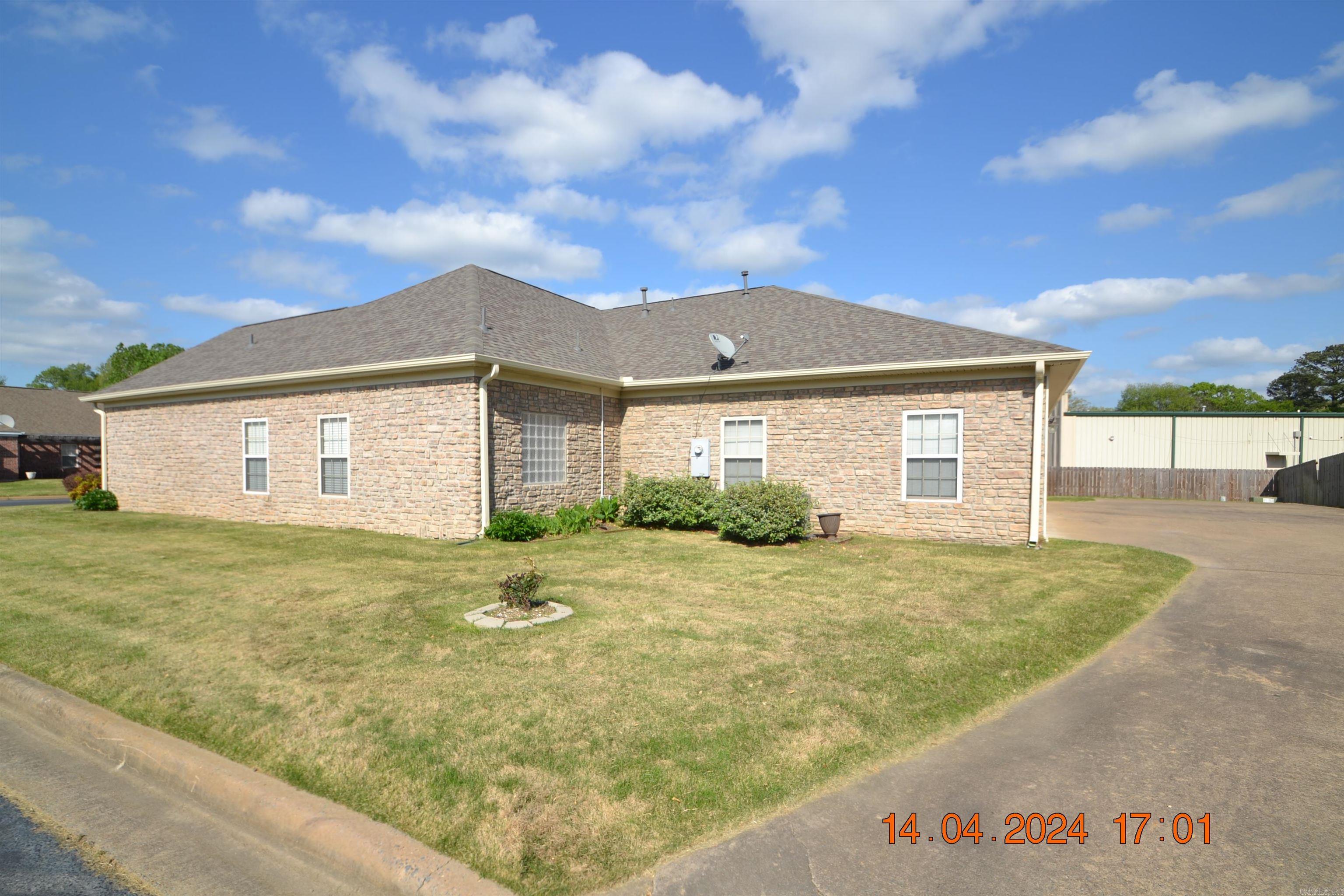 STAGECOACH VILLAGE - Residential