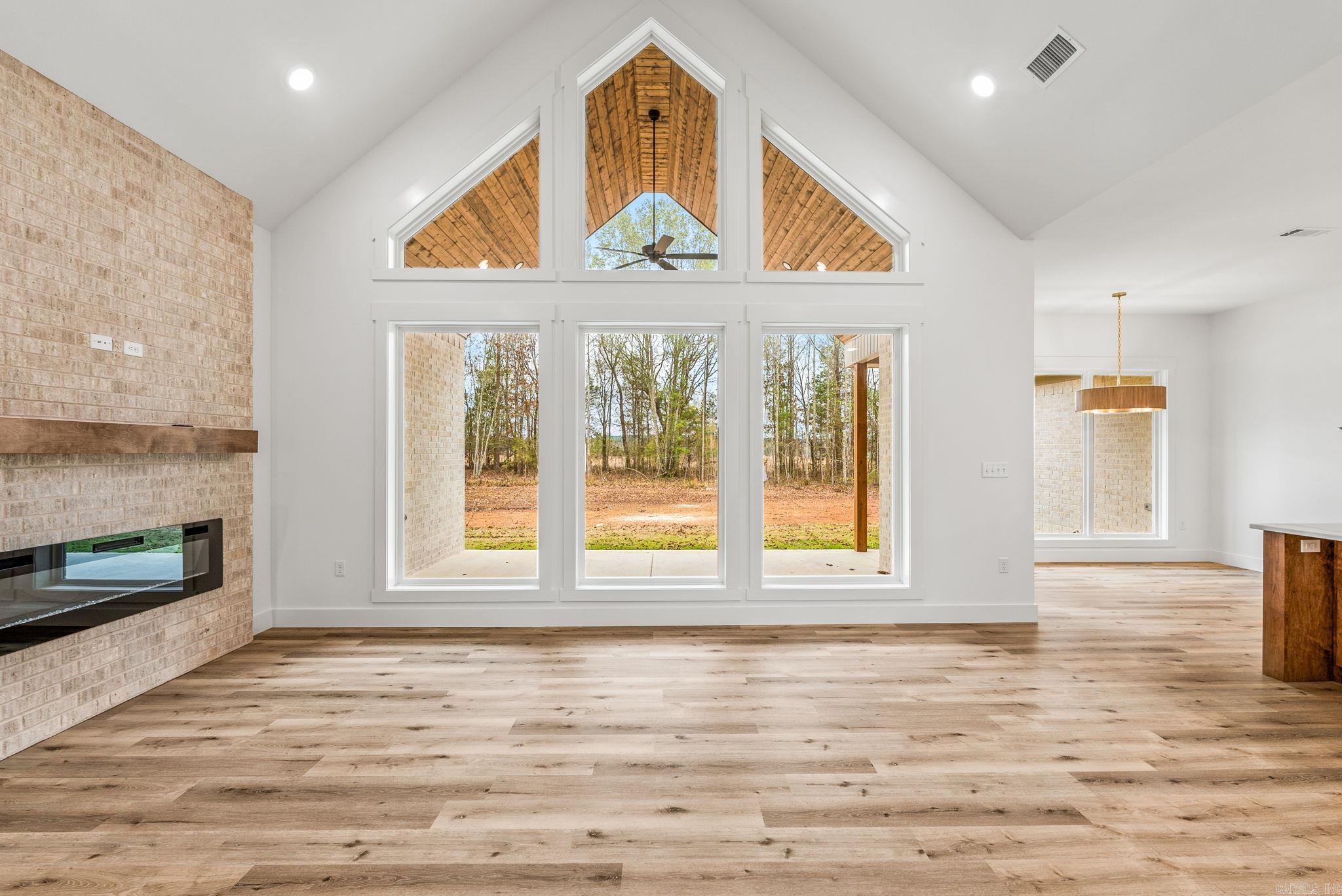 COYOTE RIDGE - Residential