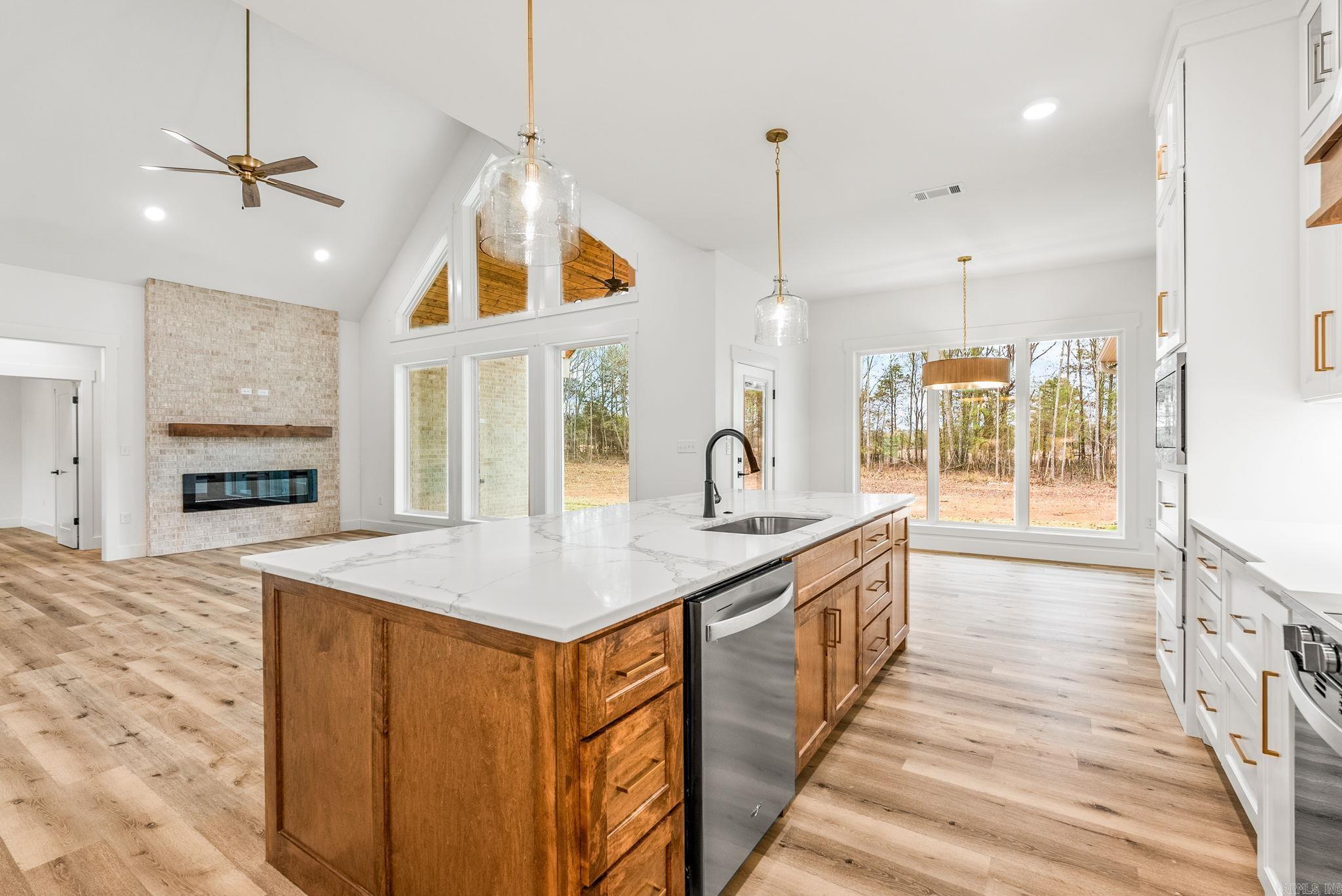 COYOTE RIDGE - Residential