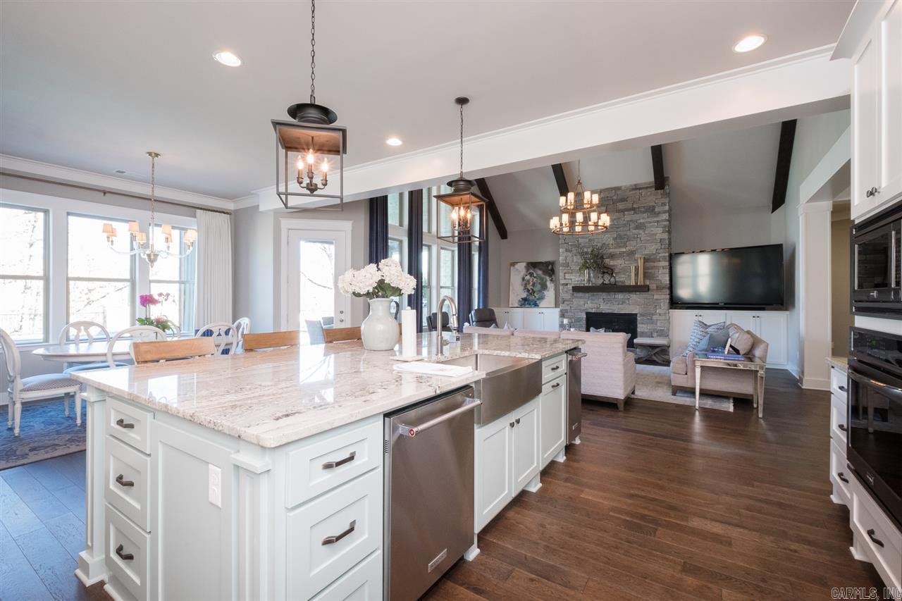 WOODLANDS EDGE - Residential