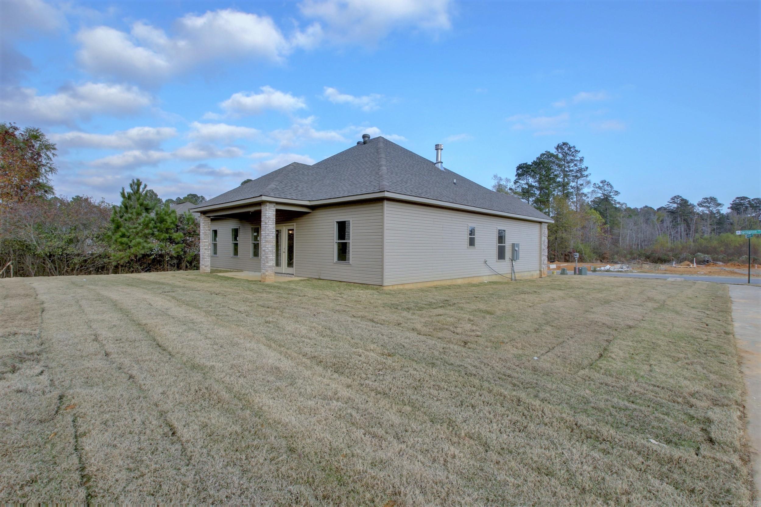 Springtree Villiage - Land