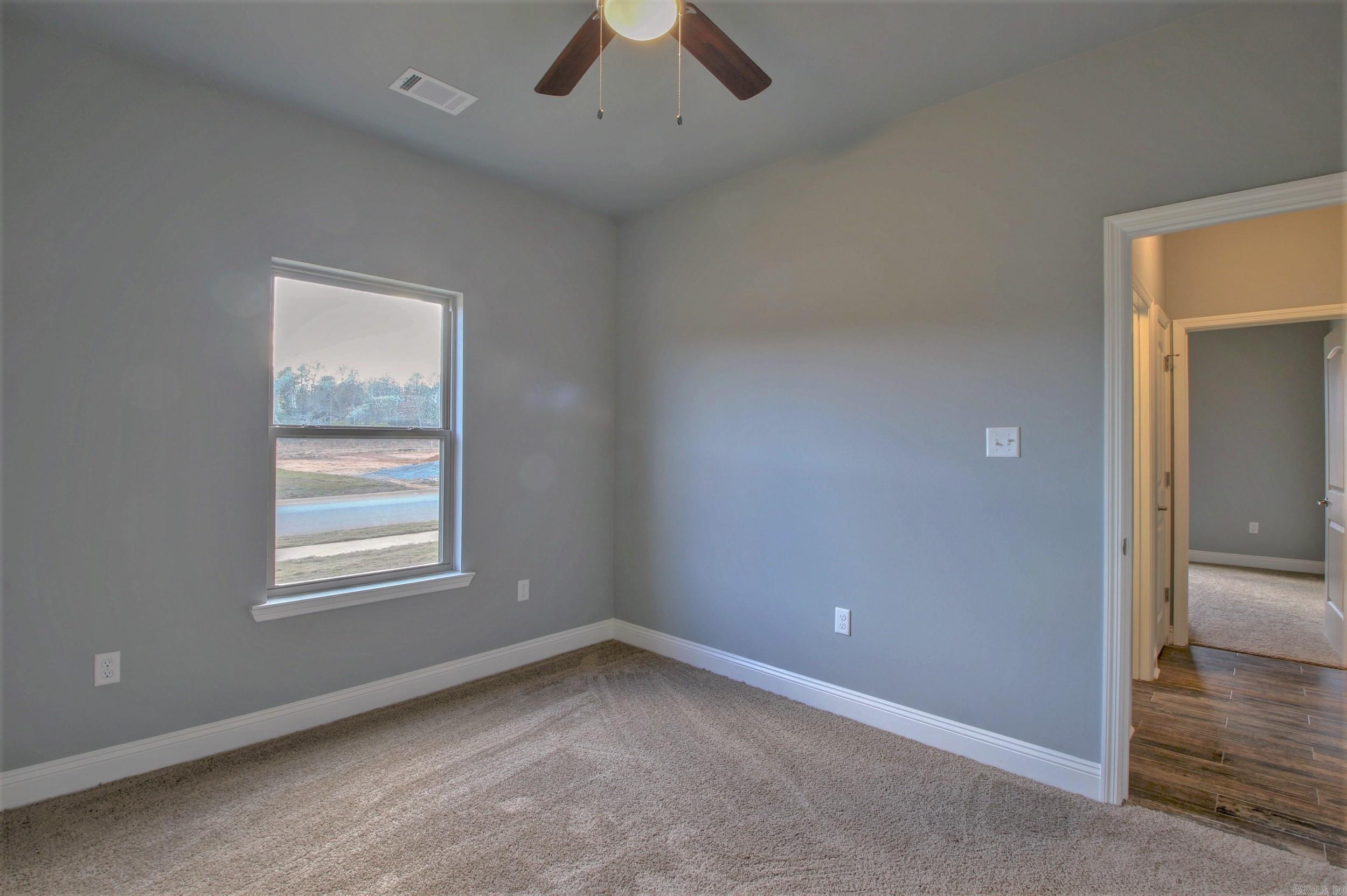 Springtree Villiage - Land