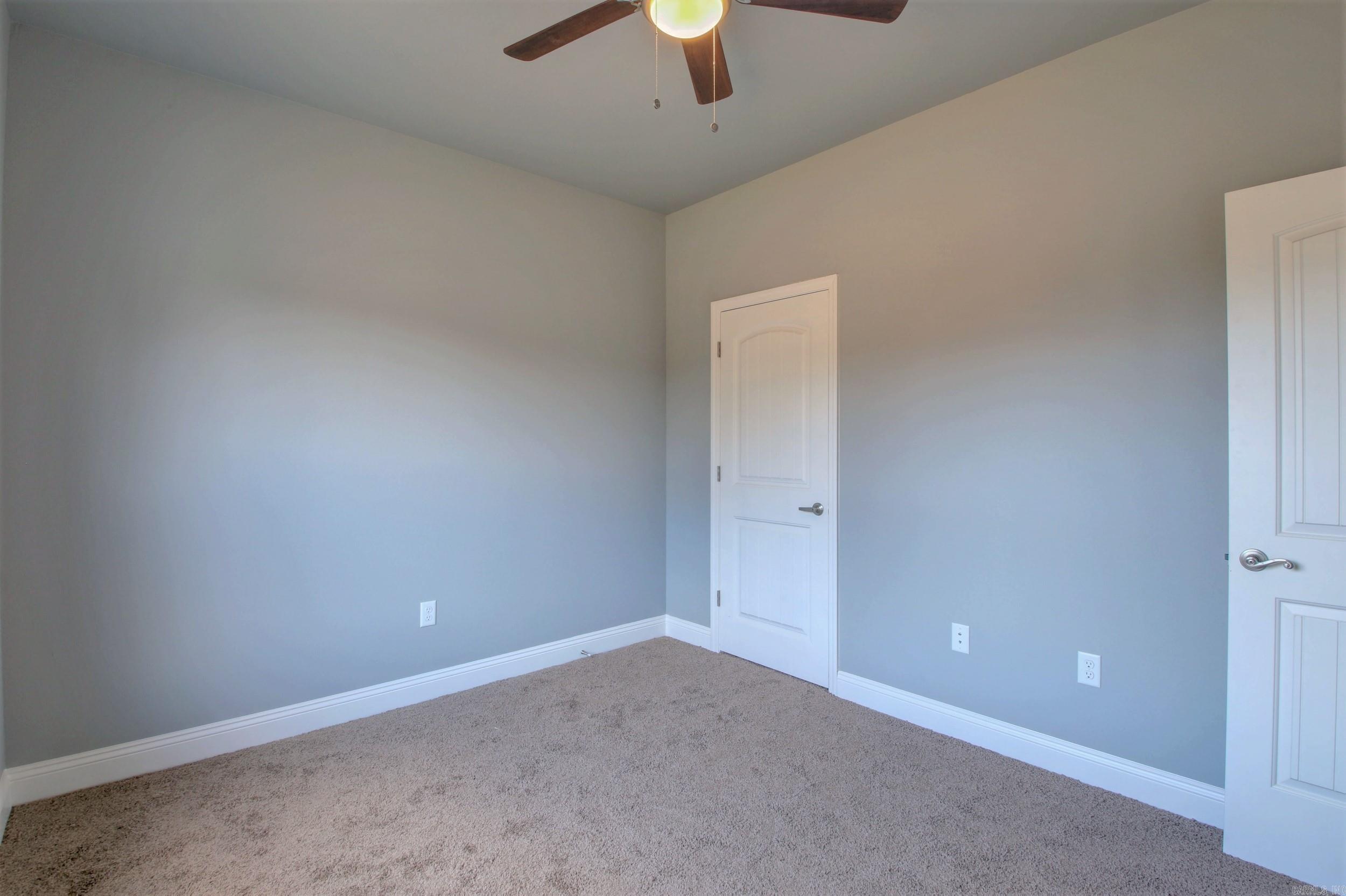 Springtree Villiage - Land