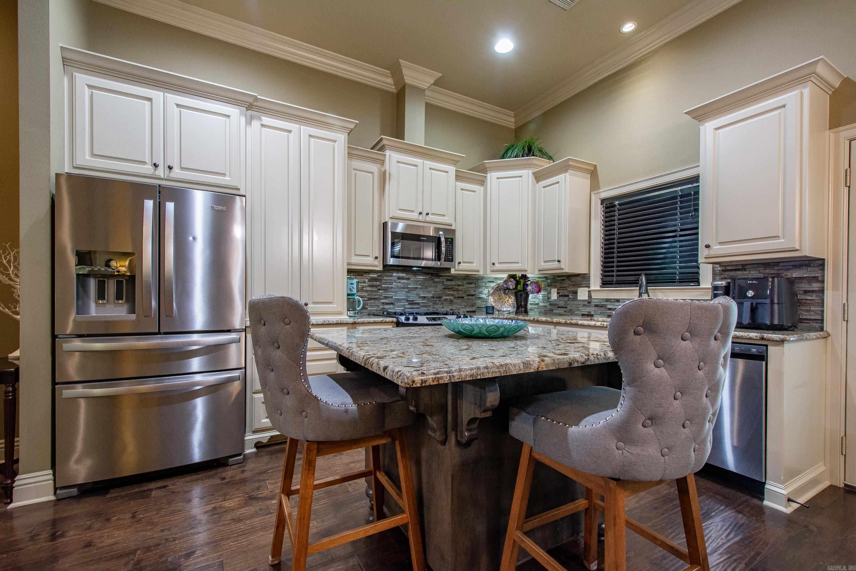 BENTLEY COURT - Residential