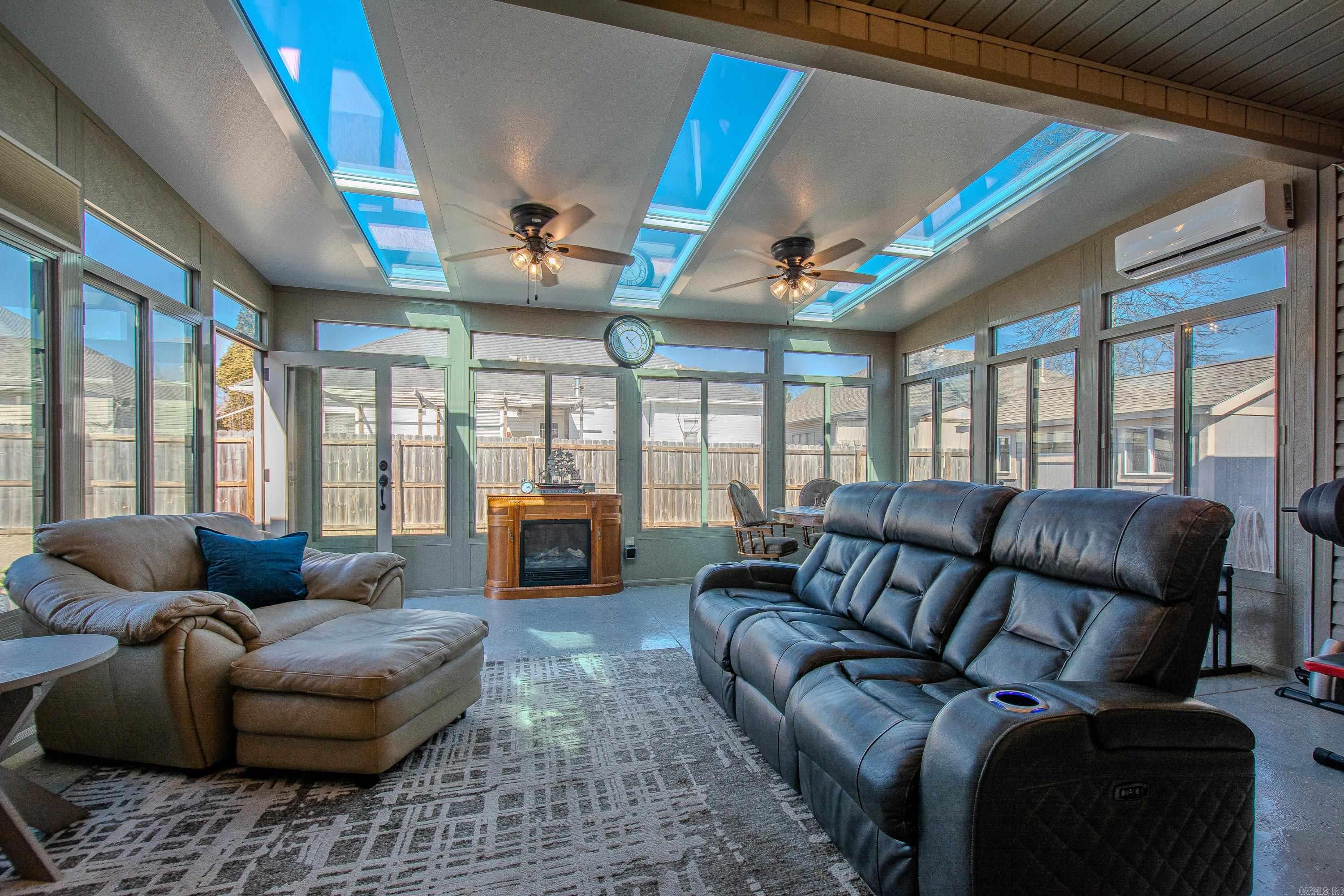 BENTLEY COURT - Residential