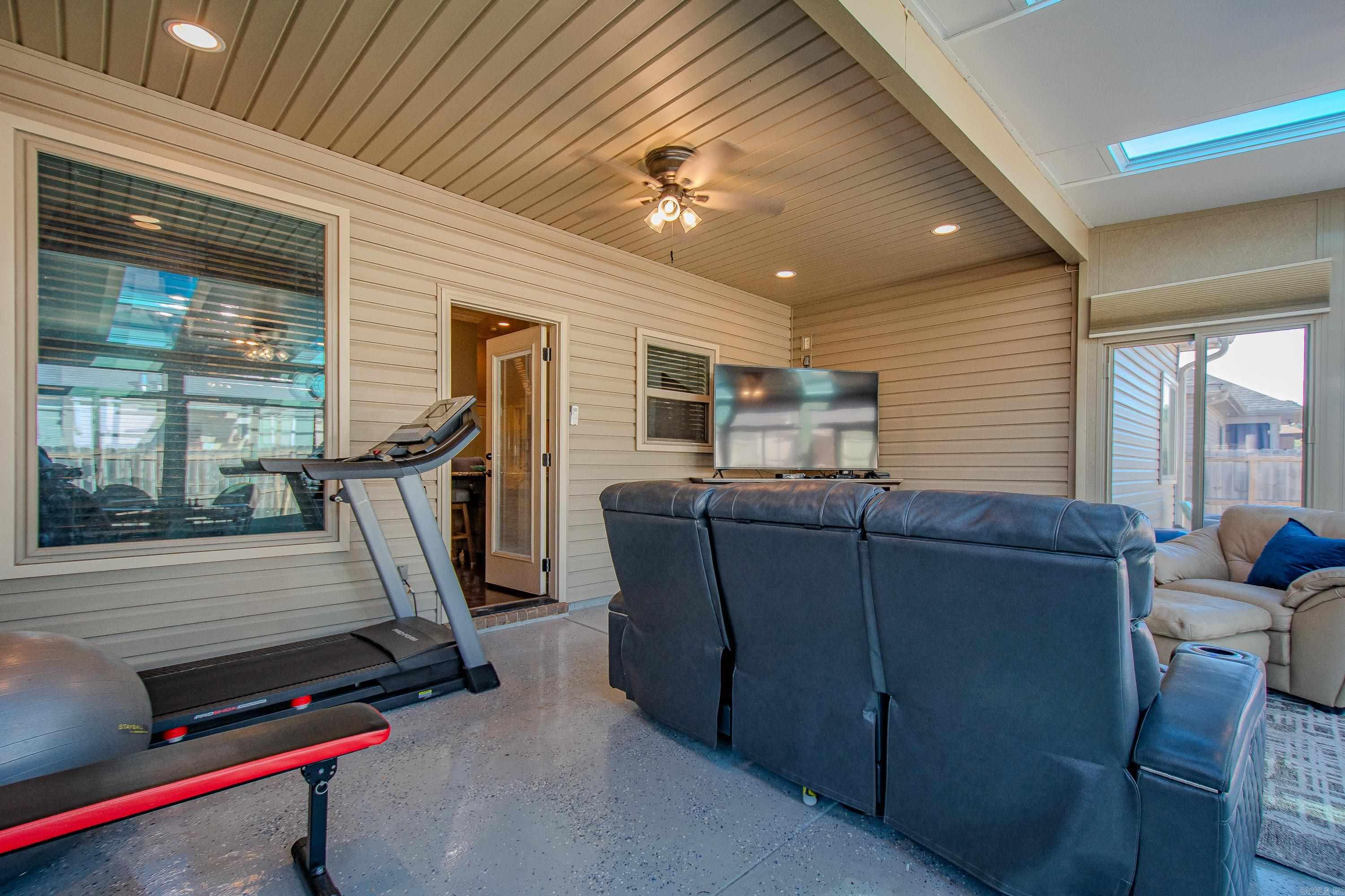 BENTLEY COURT - Residential